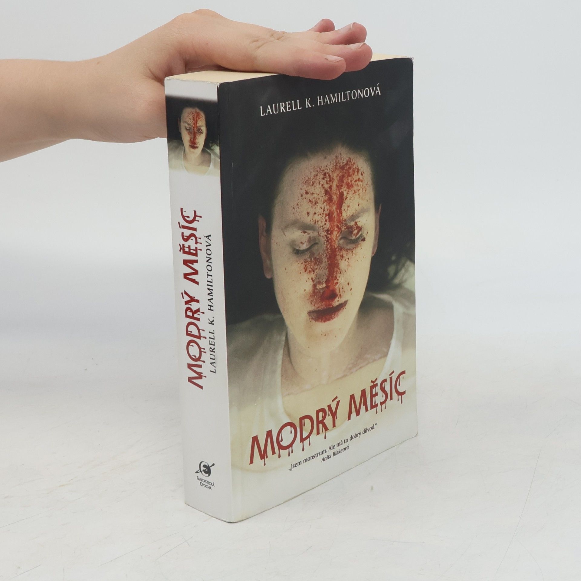 Laurell Kaye Hamilton Modrý měsíc