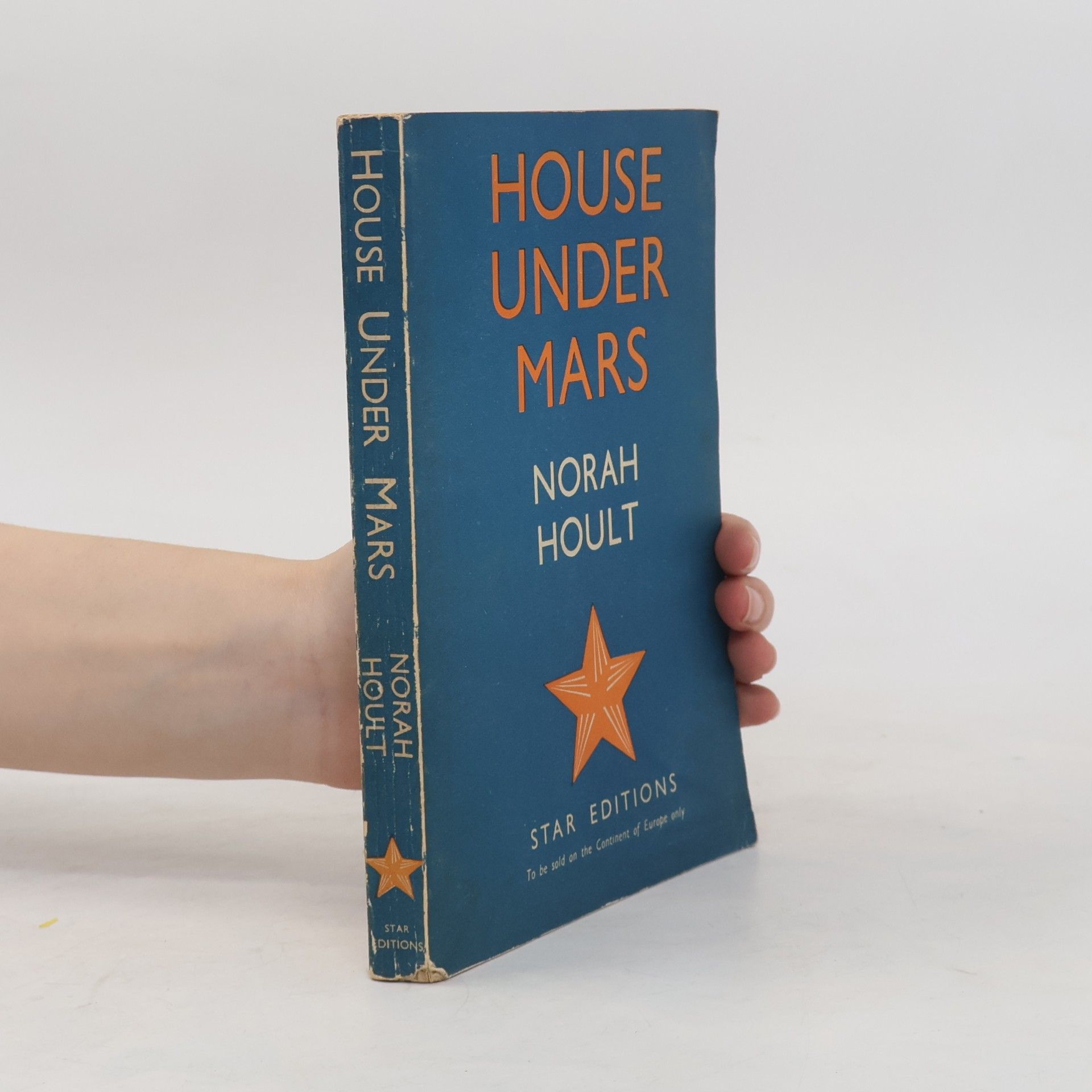 Norah Hould House under mars