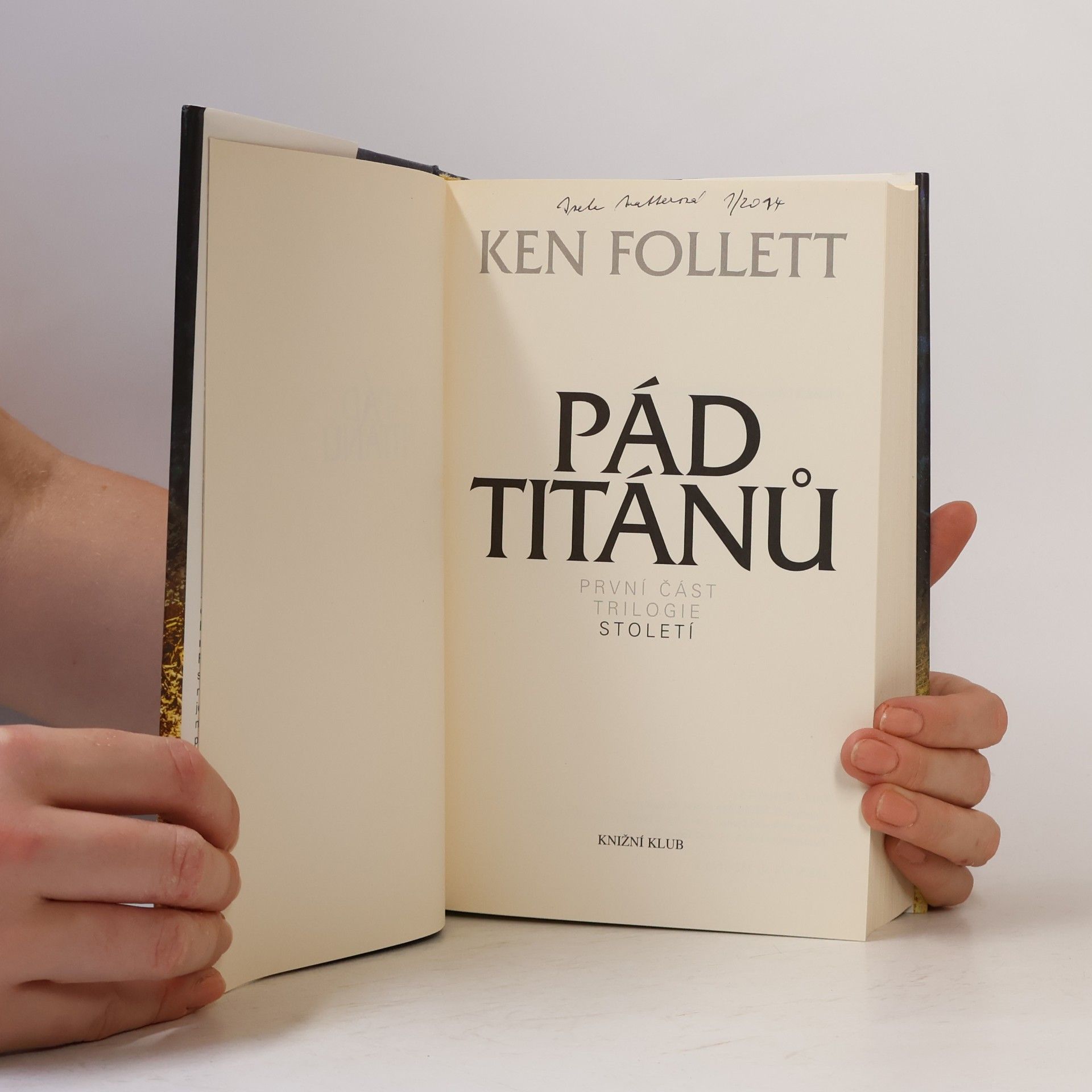 Ken Follett Pád titánů