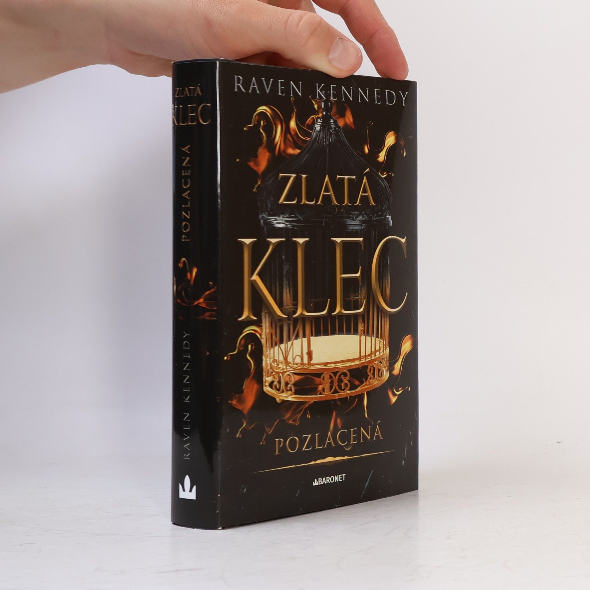 Raven Kennedy Zlatá klec. Pozlacená