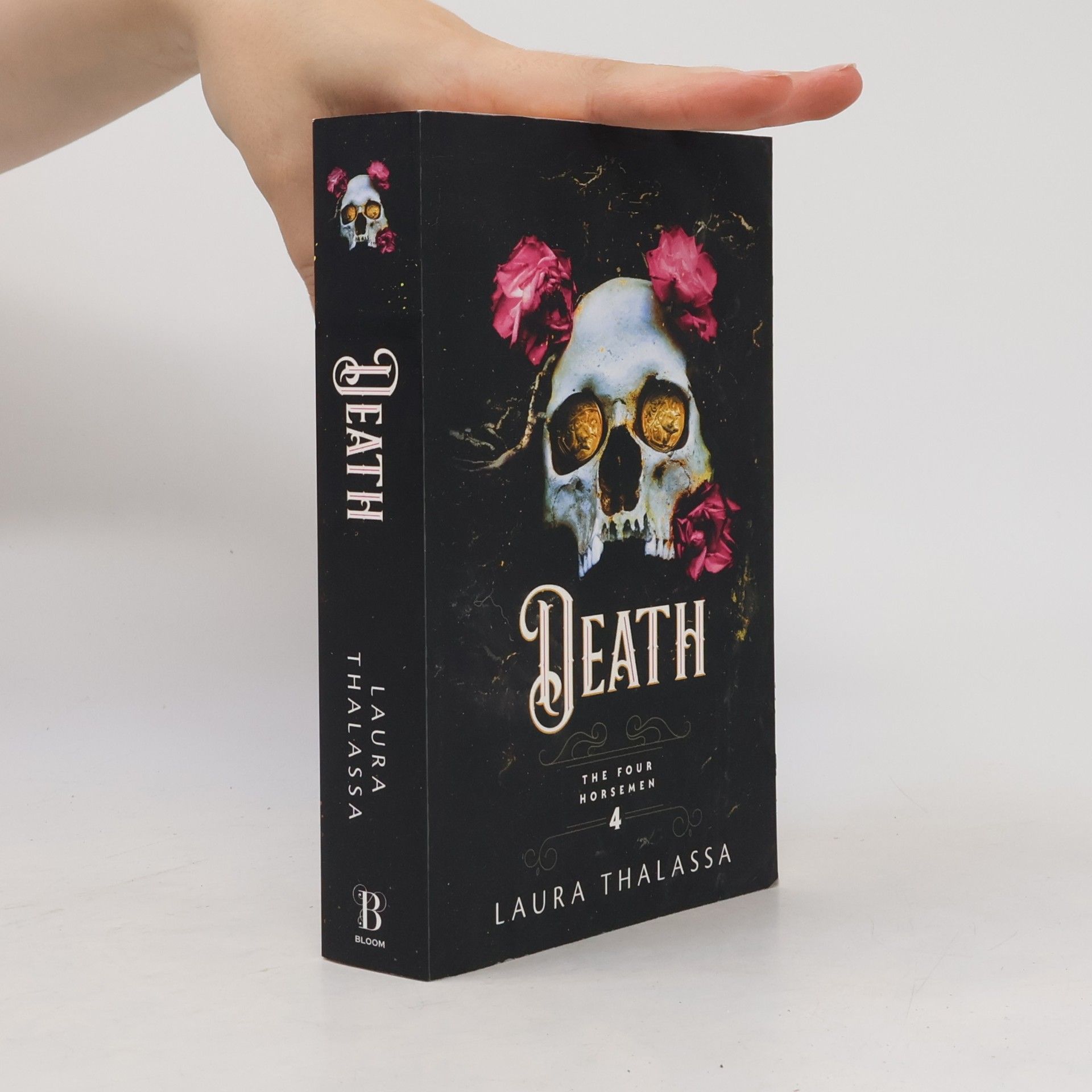 Laura Thalassa Death