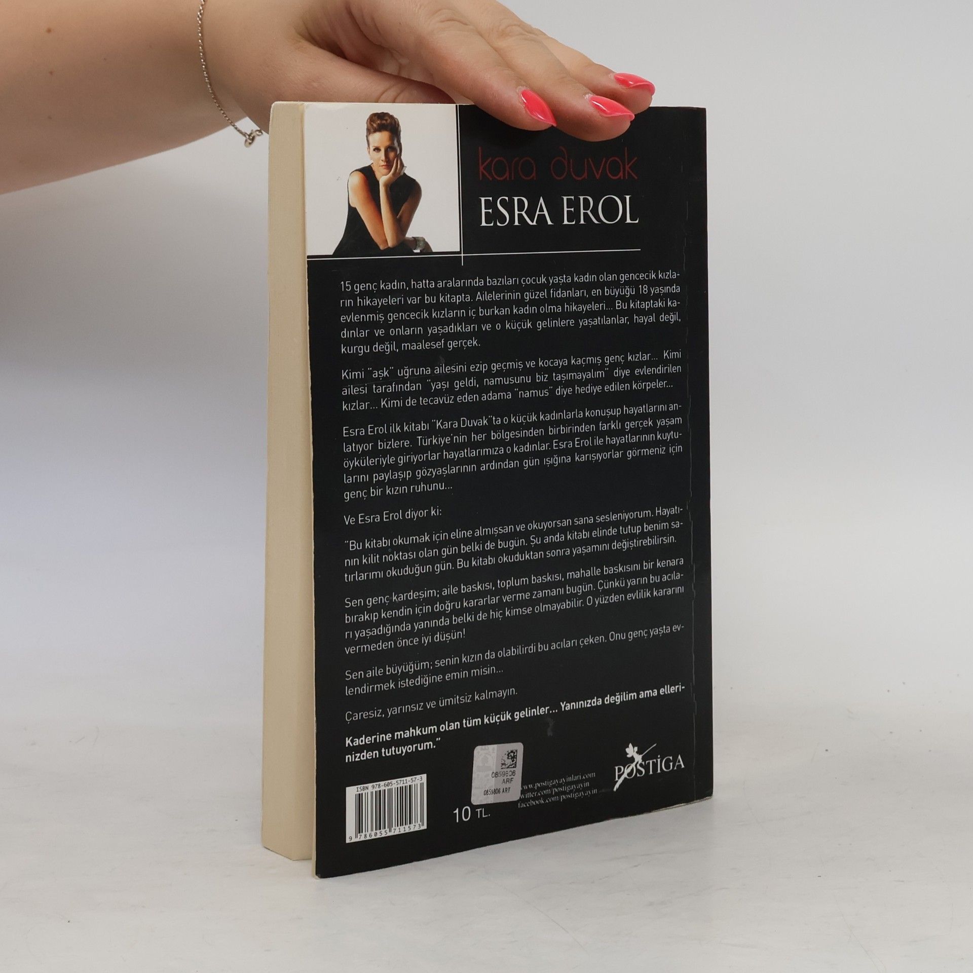 Esra Erol Kara duvak