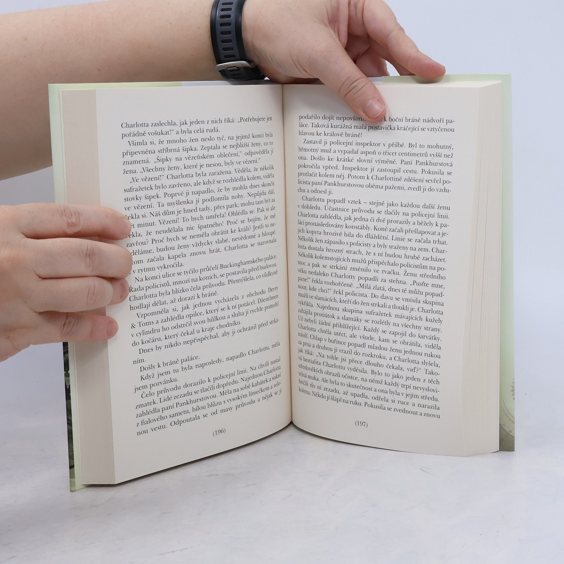 Ken Follett Muž s podivnou minulostí