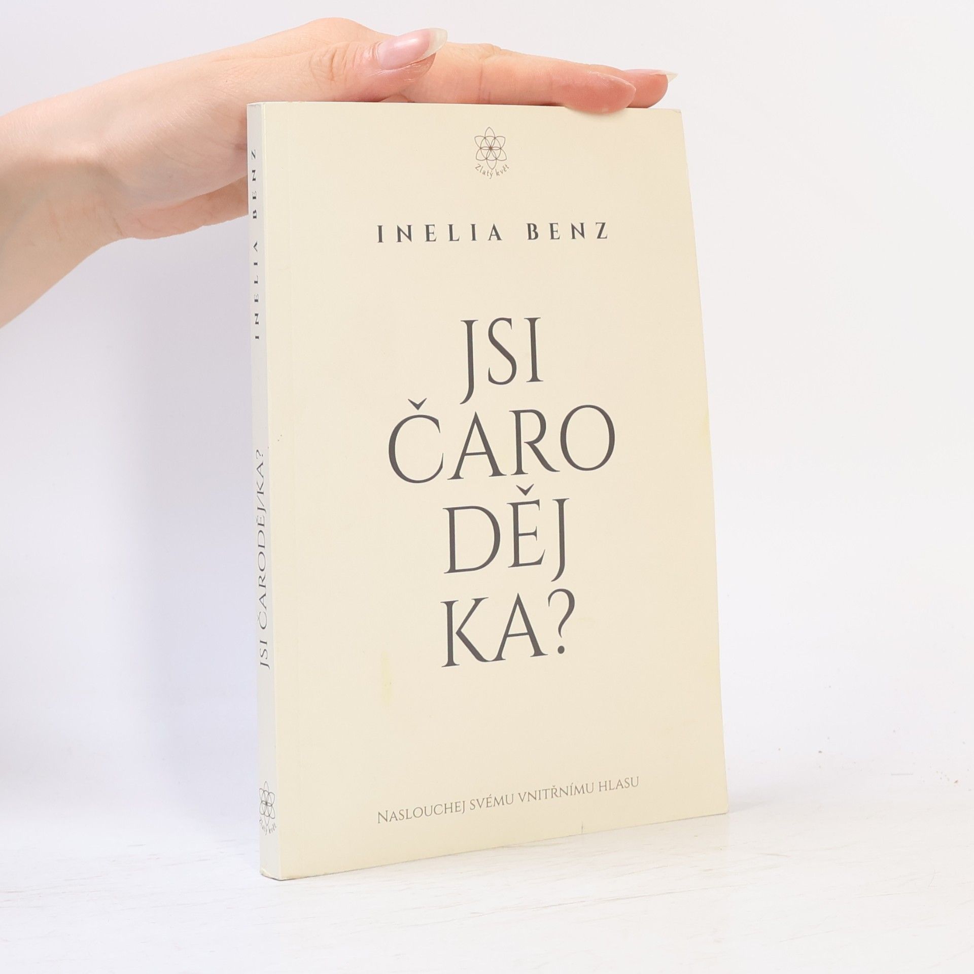 Inelia Benz Jsi Čarodějka?