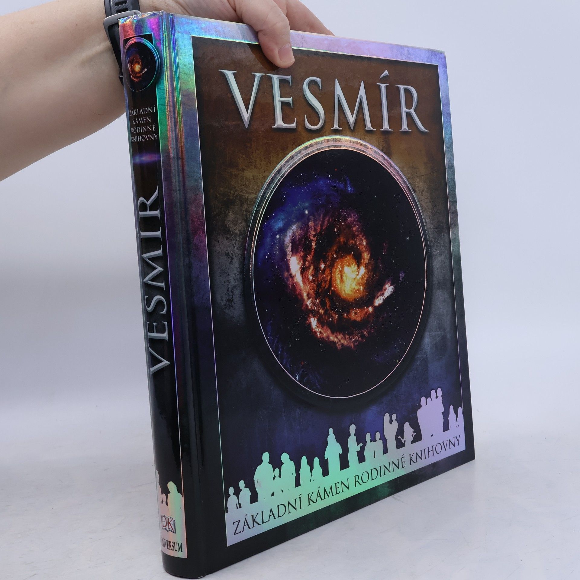 Martin Rees Vesmír: základní kámen rodinné knihovny