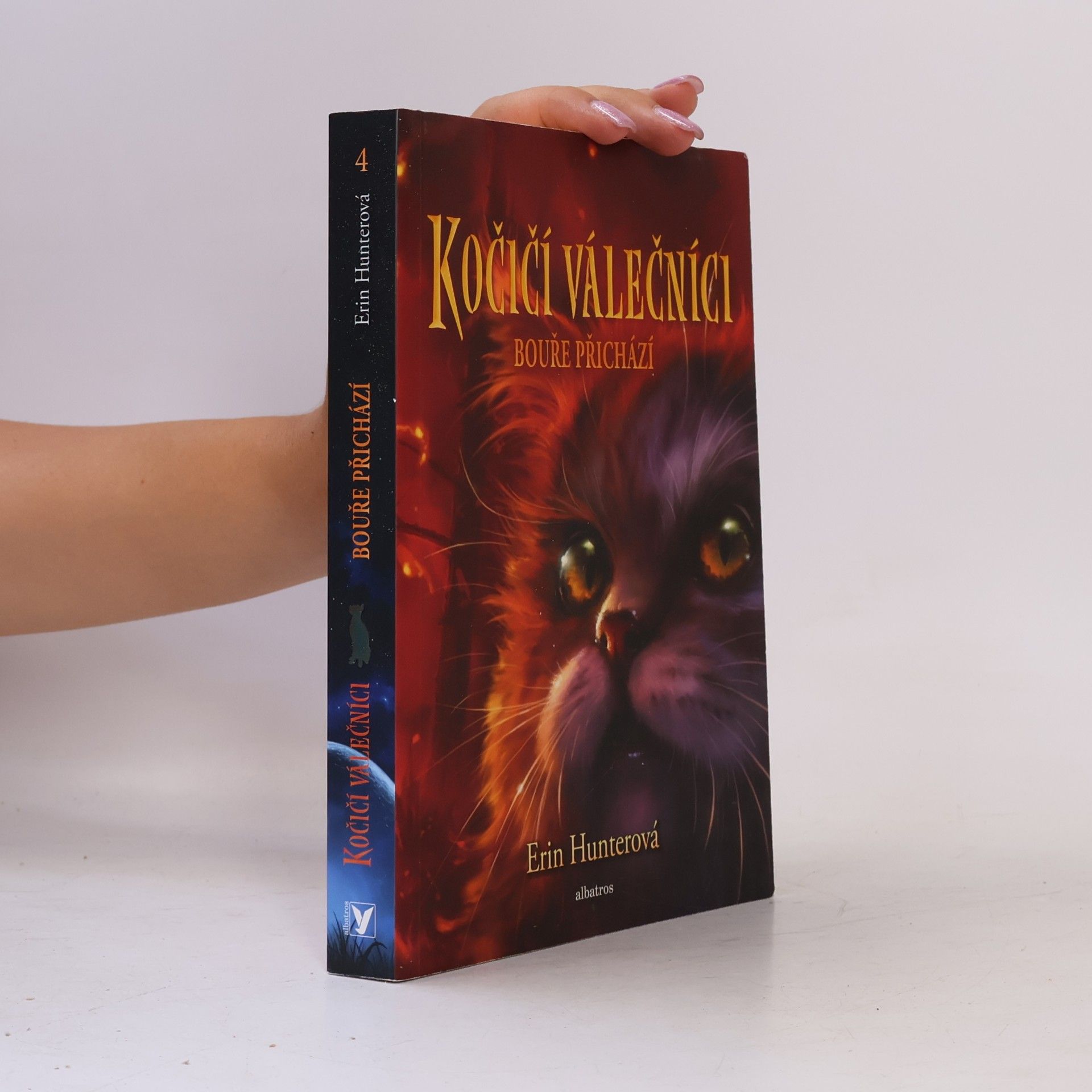 Erin Hunter Bouře přichází. Kočičí válečníci