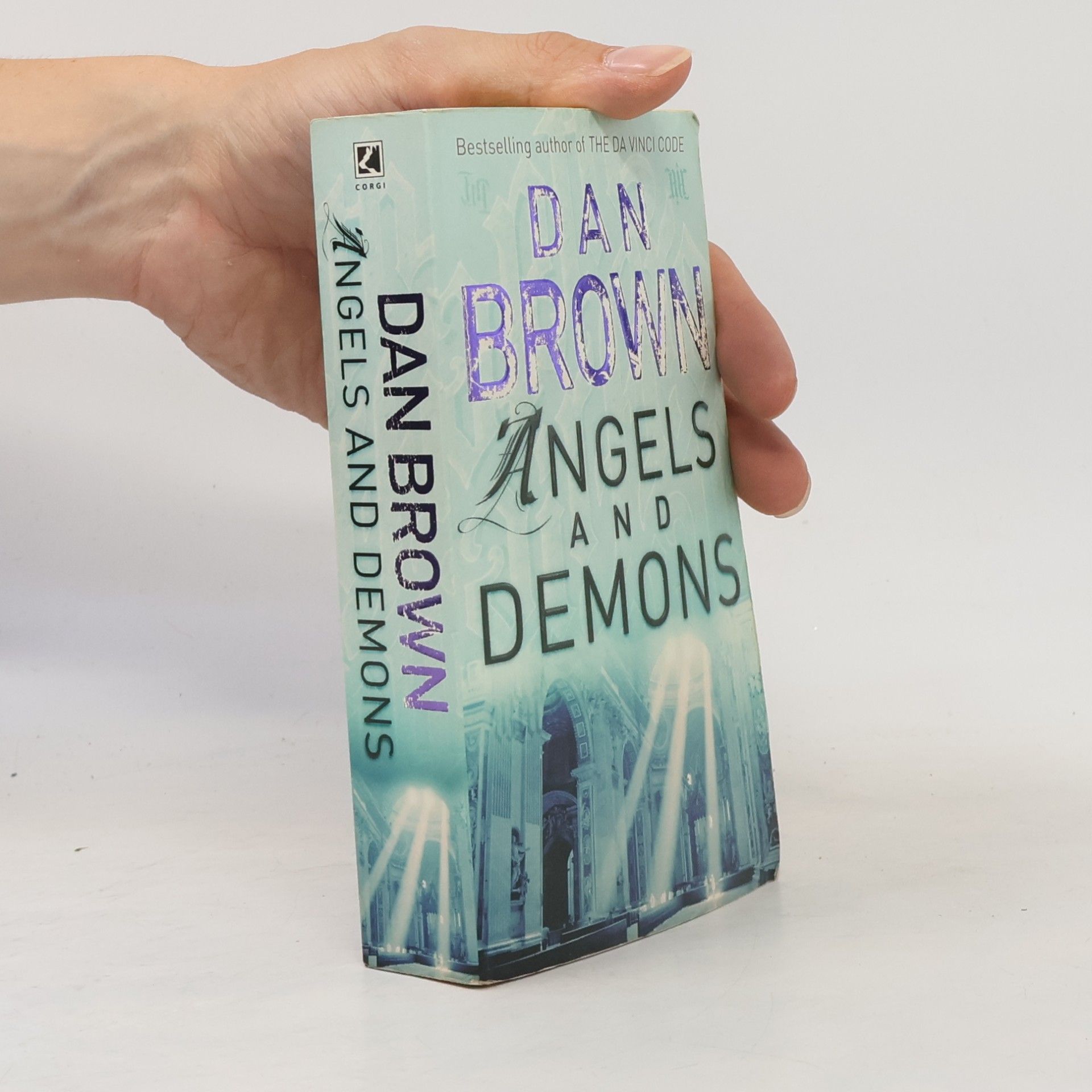 Dan Brown Angels and Demons