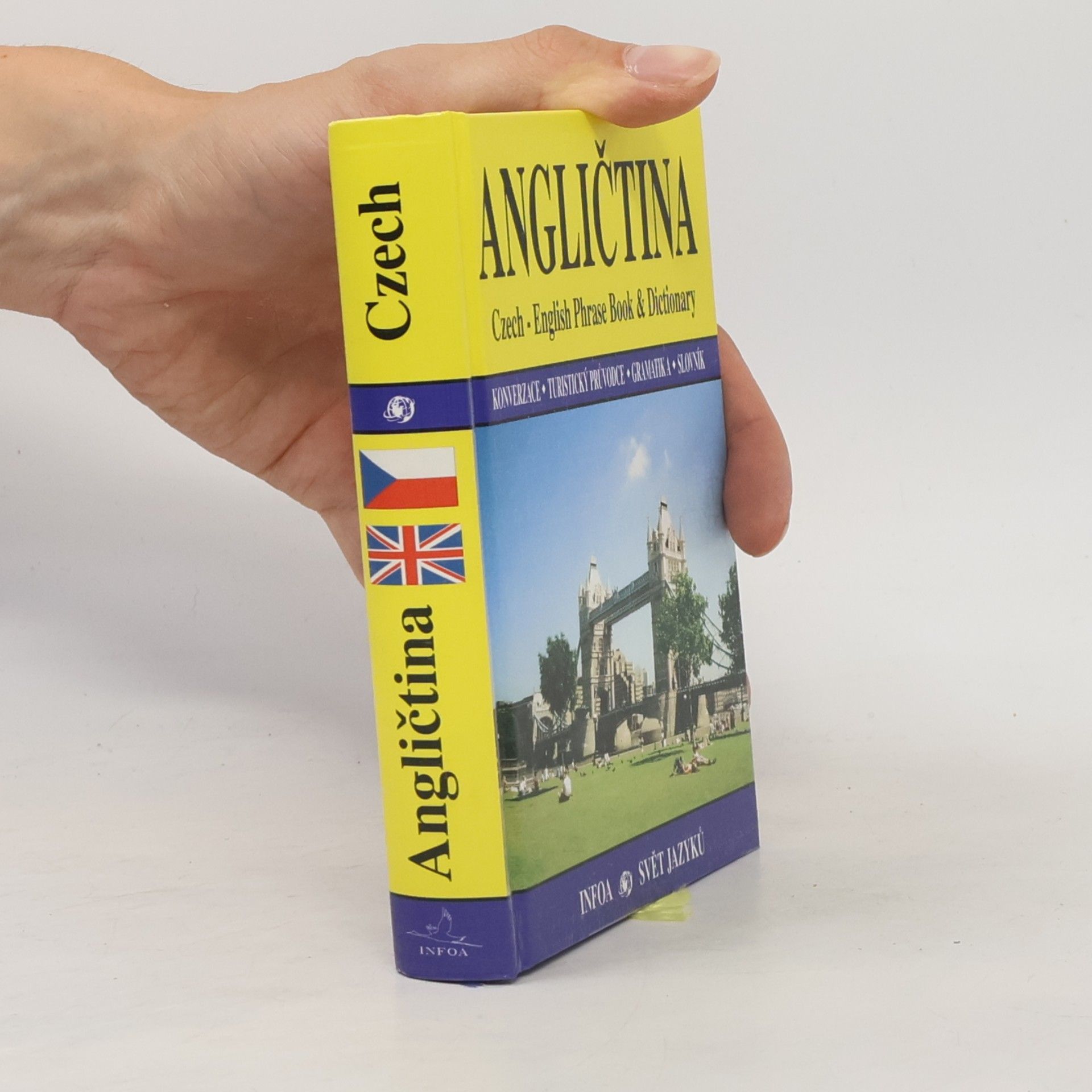 Martina Sobotíková Angličtina. Czech - English Phrase Book & Dictionary