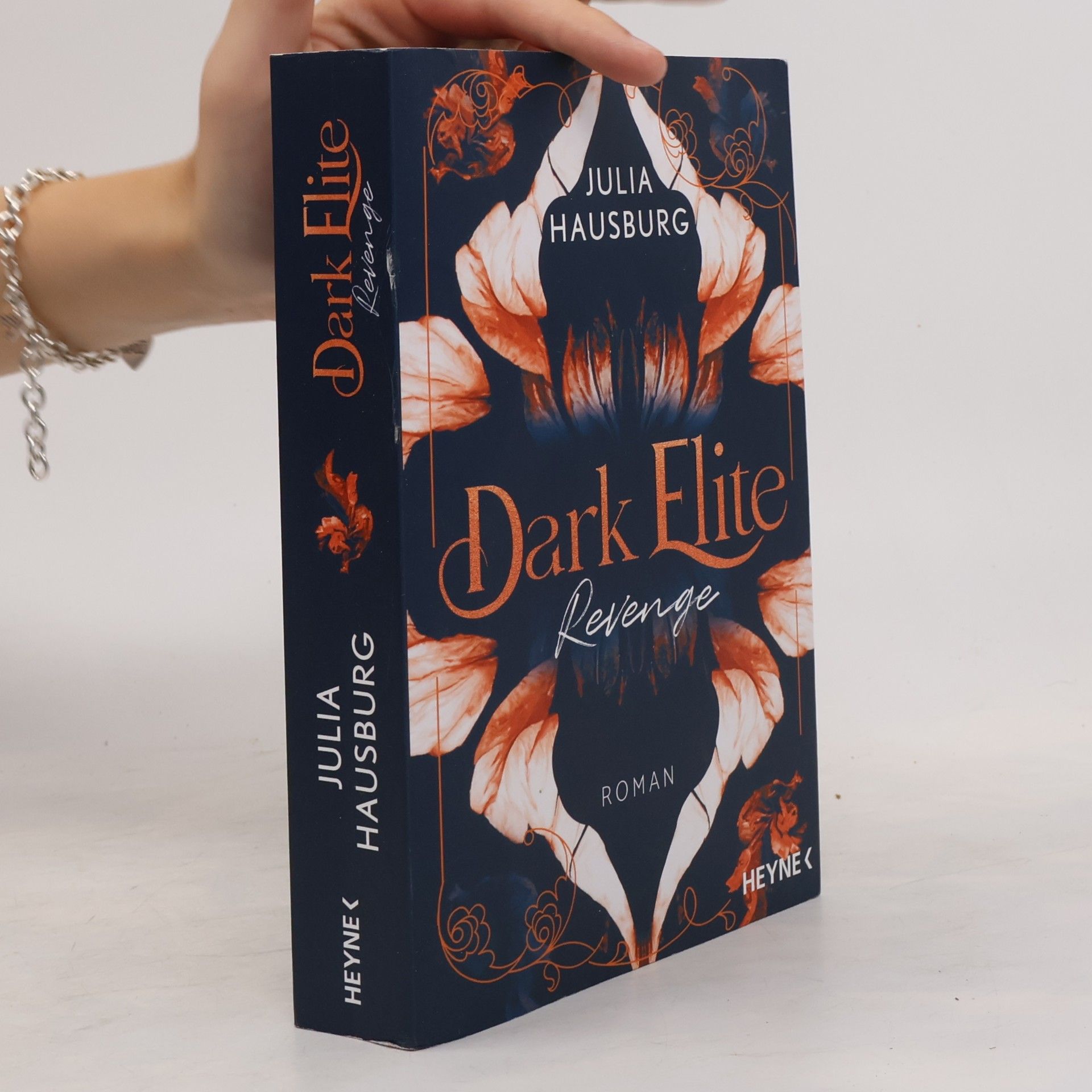Julia Hausburg Dark Elite – Revenge