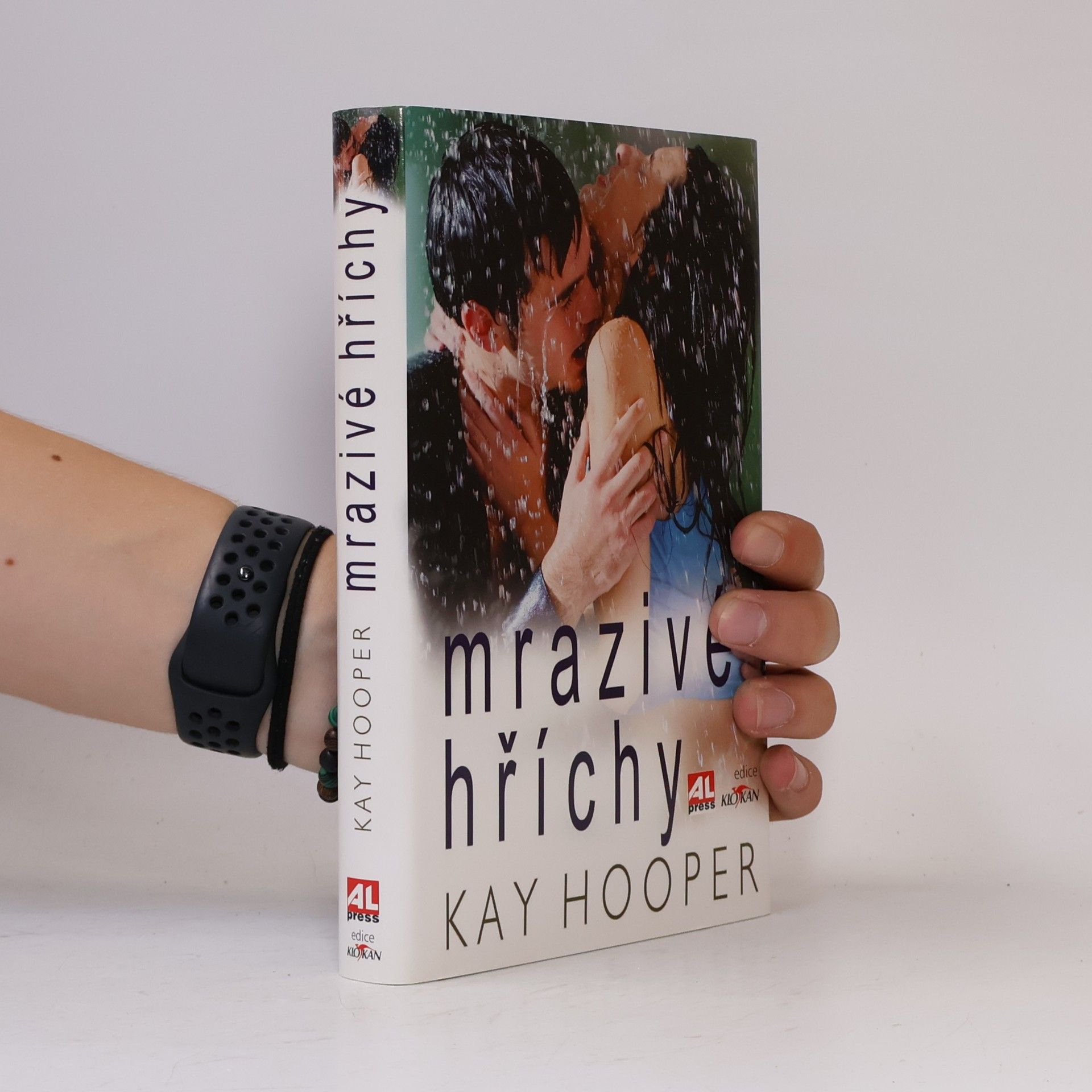 Kay Hooper Mrazivé hříchy