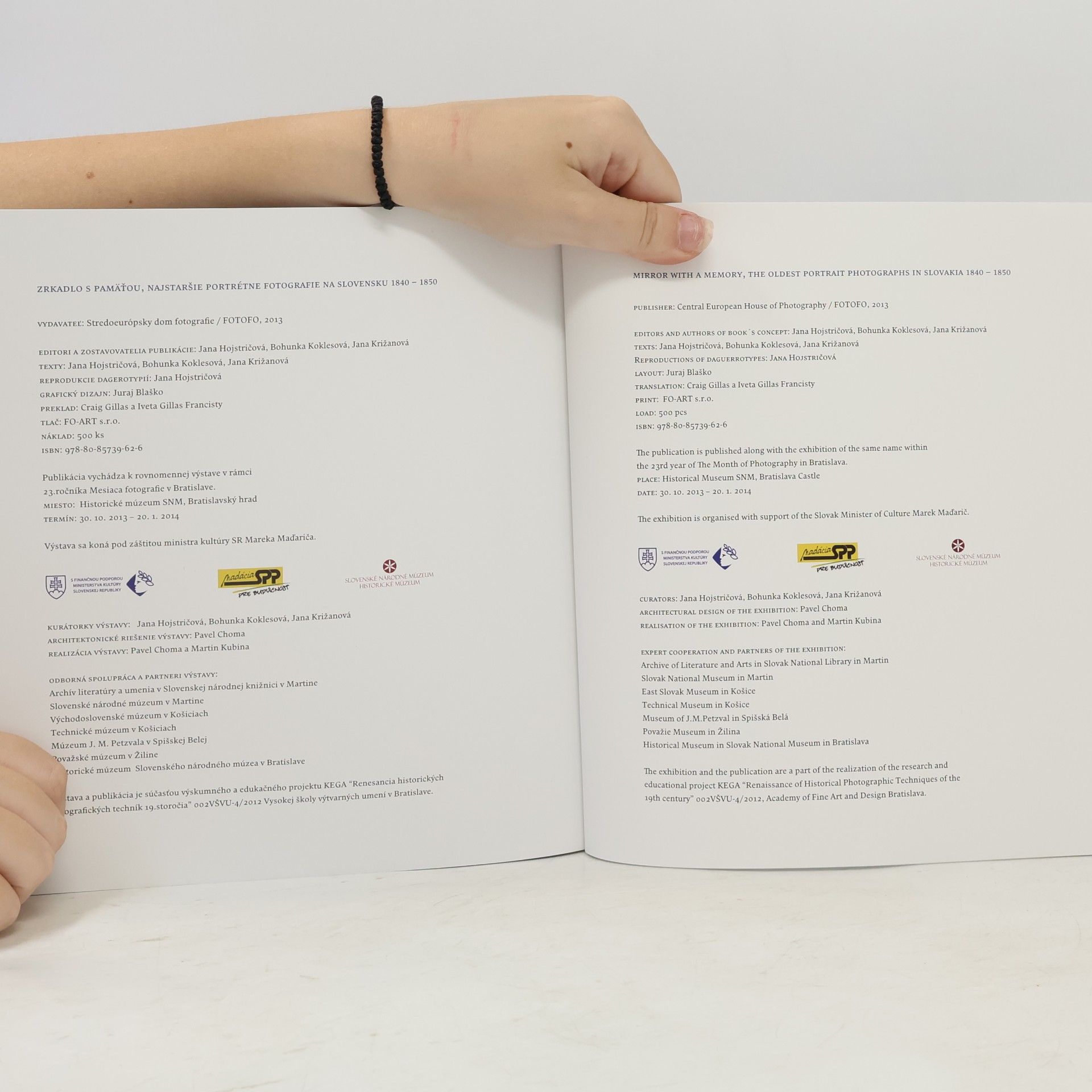 Autorenkollektiv Zrkadlo s pamäťou