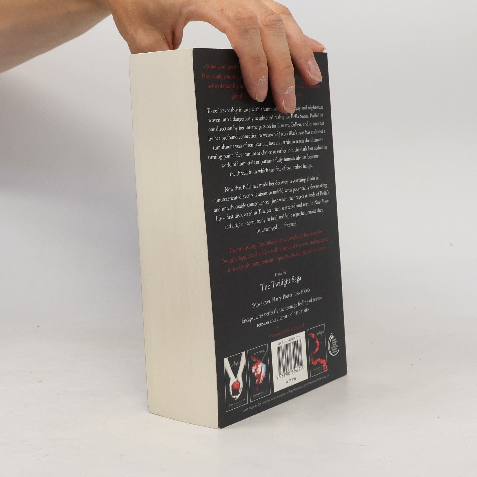 Stephenie Meyer Twilight Saga Box: Twilight. New Moon. Eclipse. Breaking Dawn.