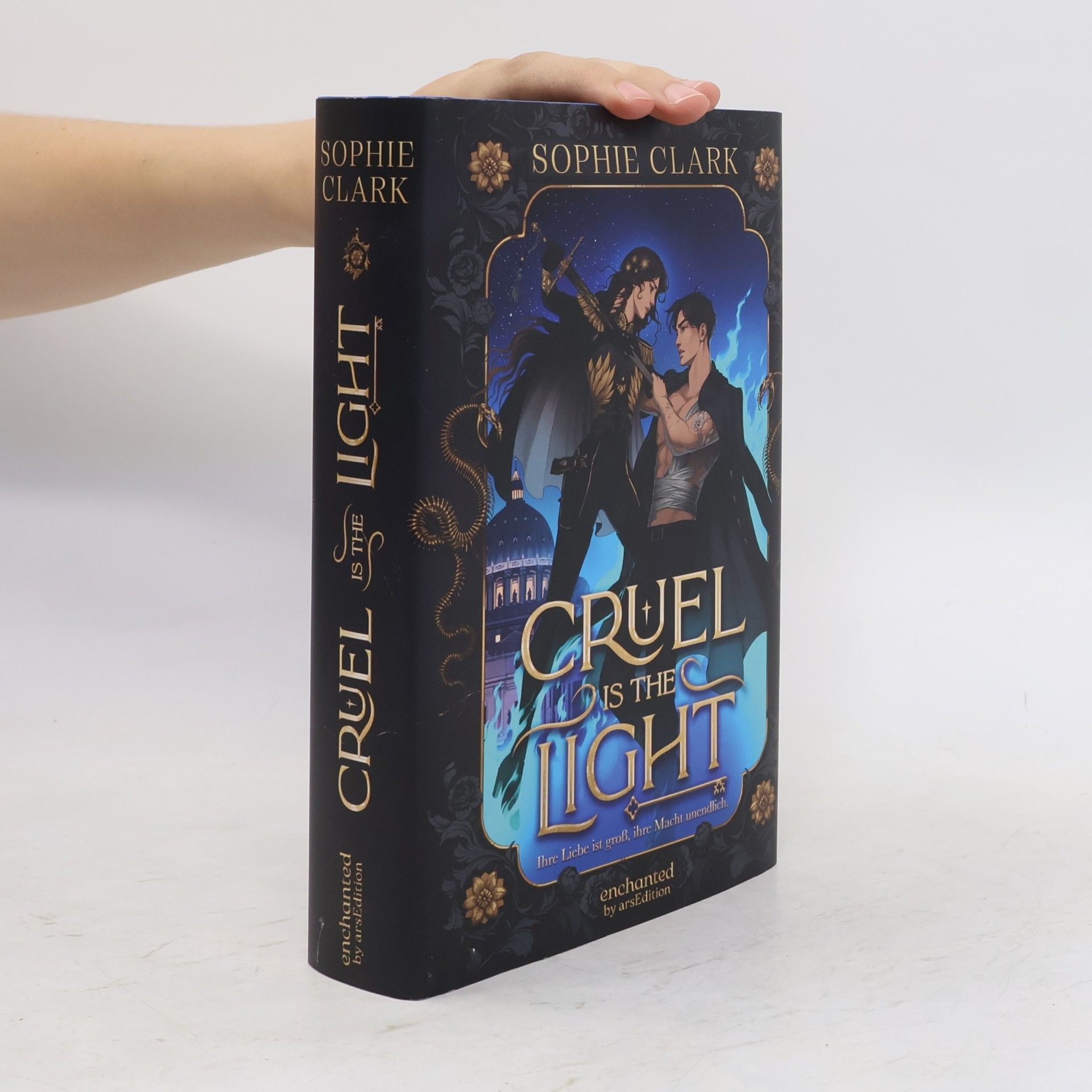 Cruel is the Light – Ihre Liebe ist groß, ihre Macht unendlich