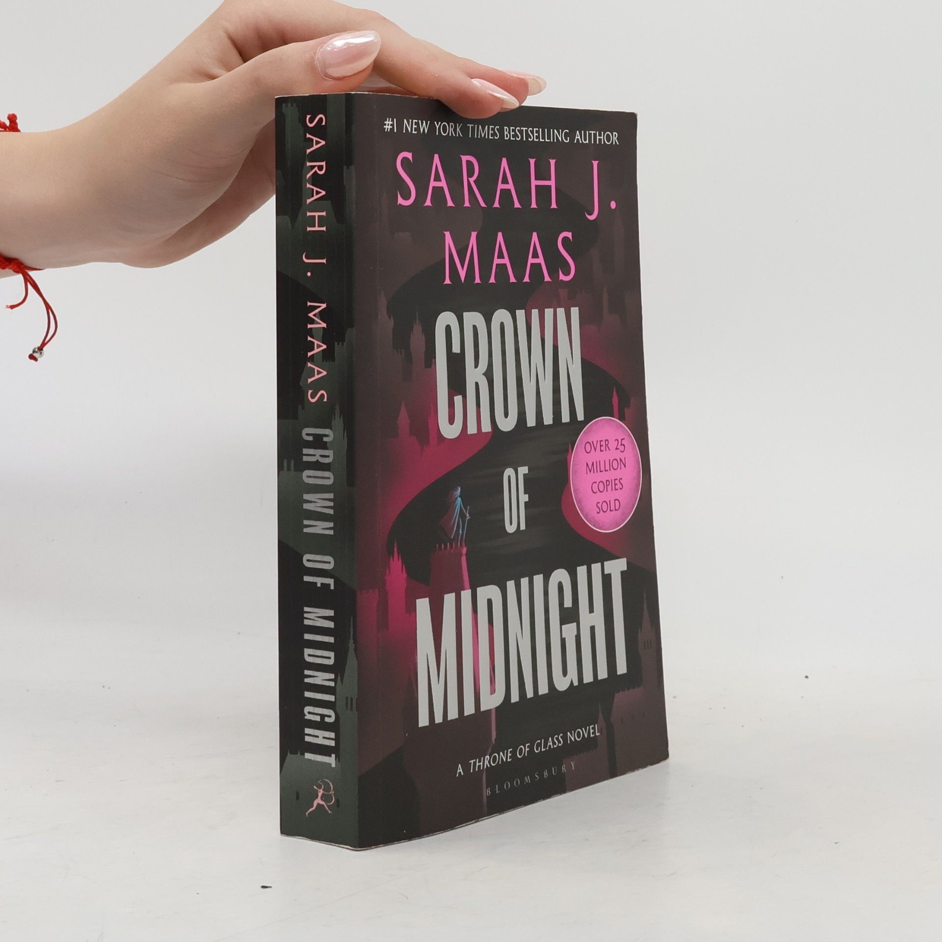 Sarah J. Maas Crown of midnight