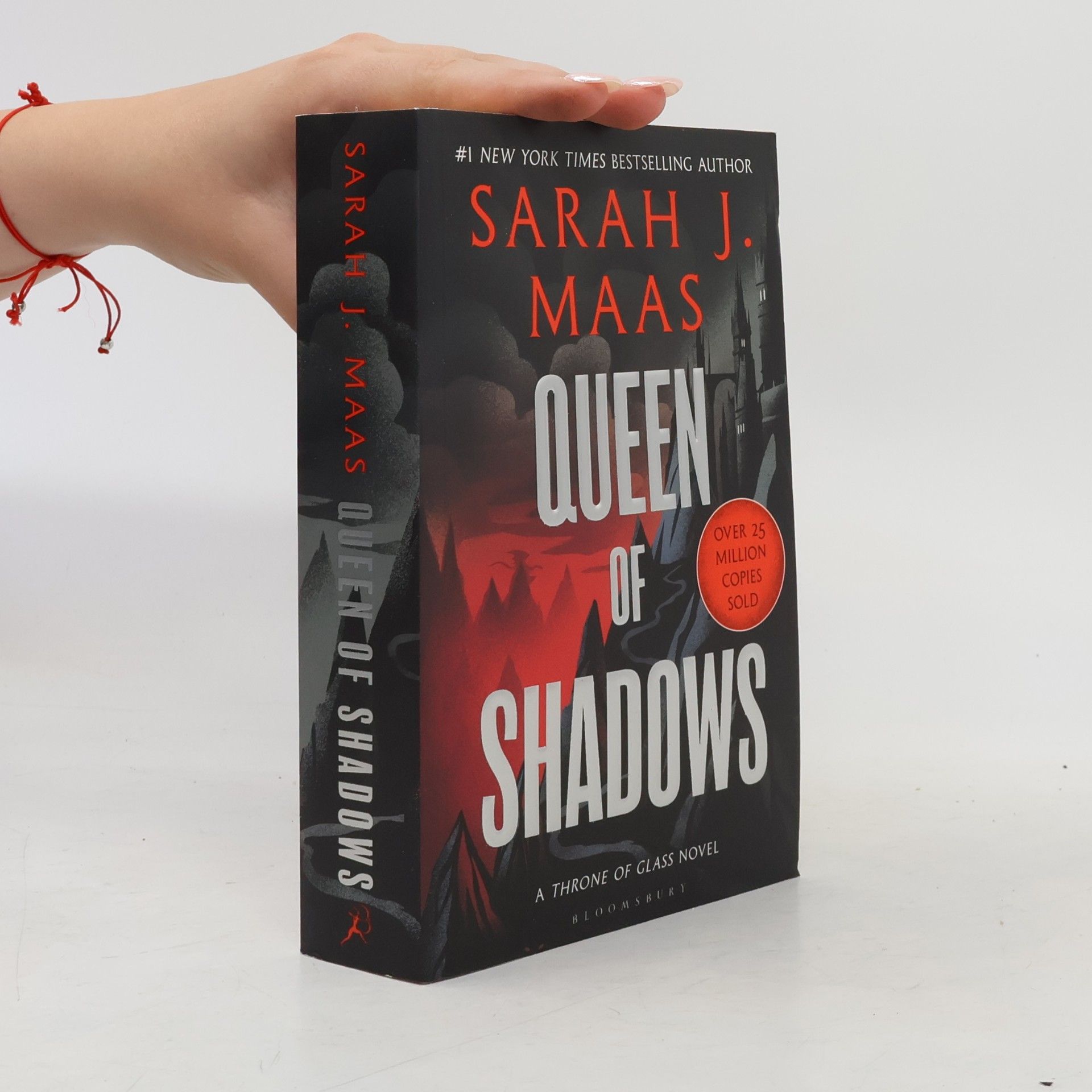 Sarah J. Maasová Queen of Shadows