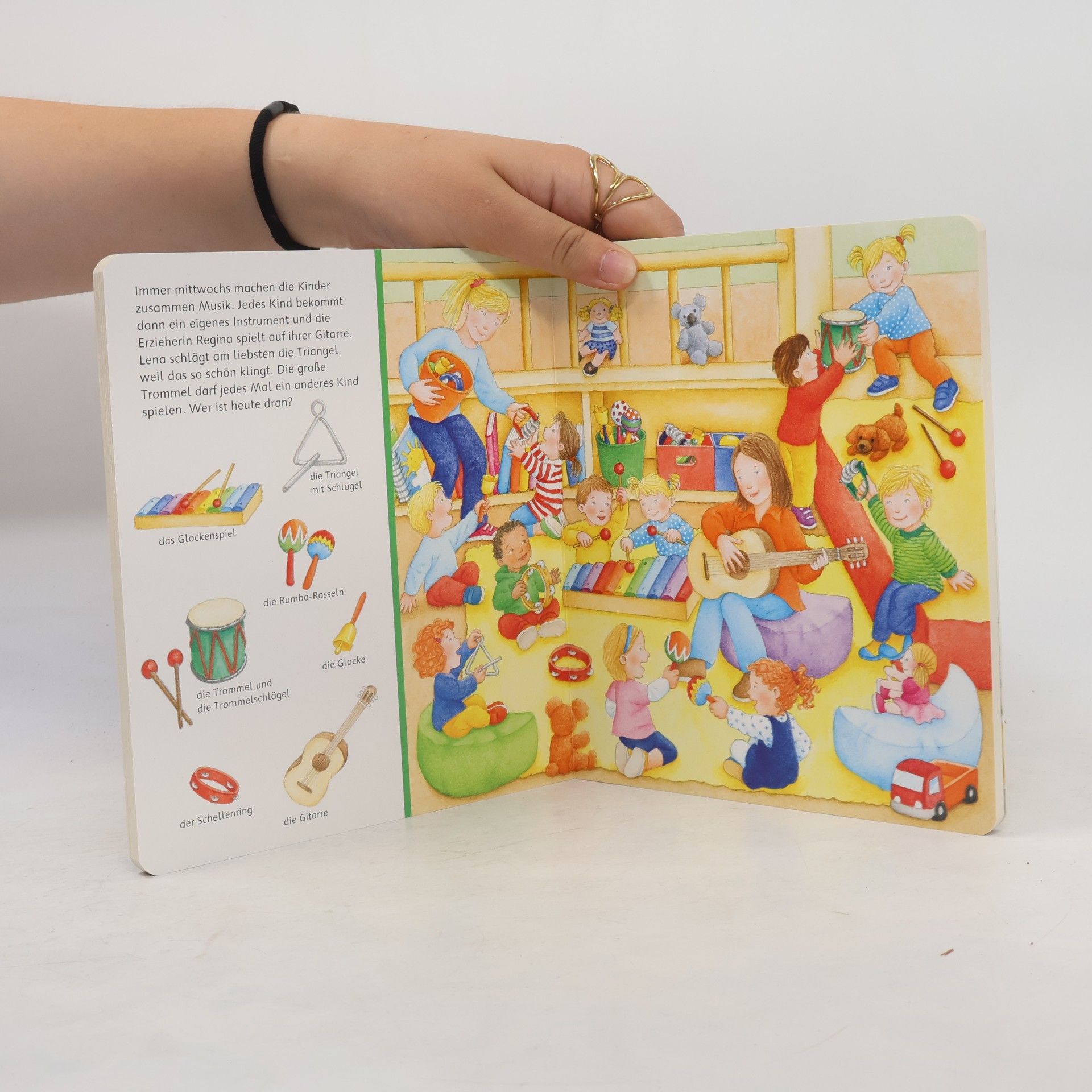 Barbara Jelenkovich Sachen suchen - im Kindergarten