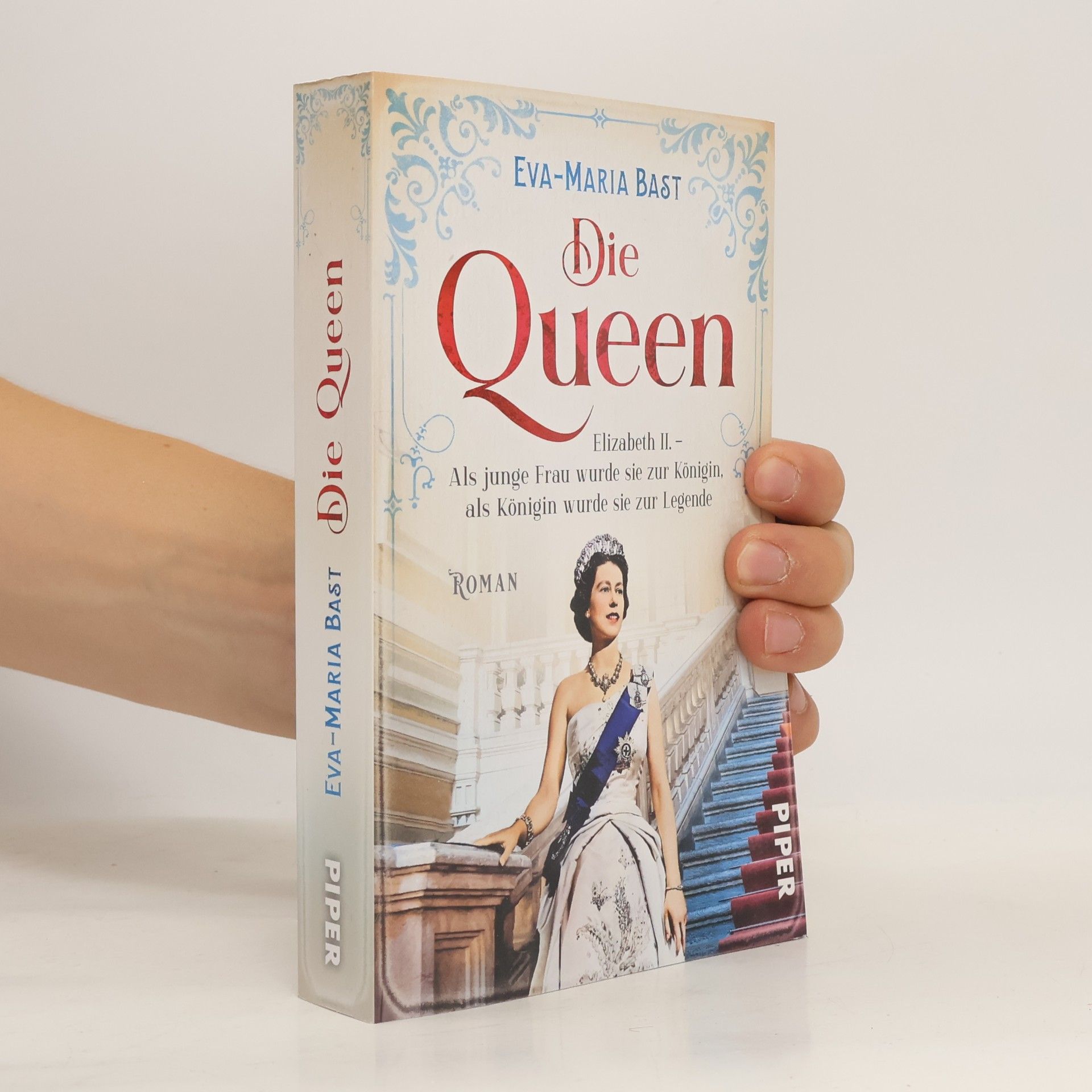 Eva-Maria Bast Die Queen