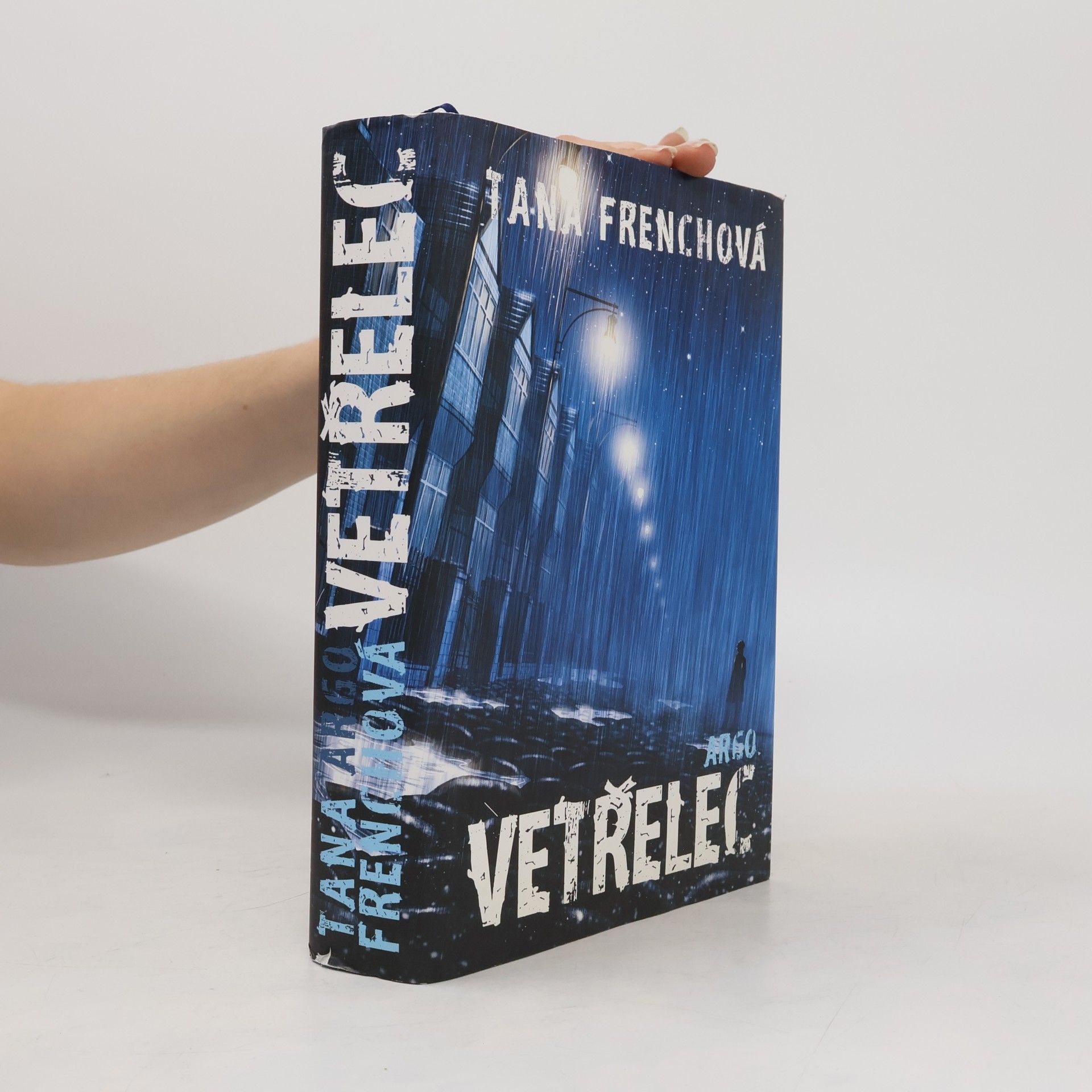 Tana French Vetřelec