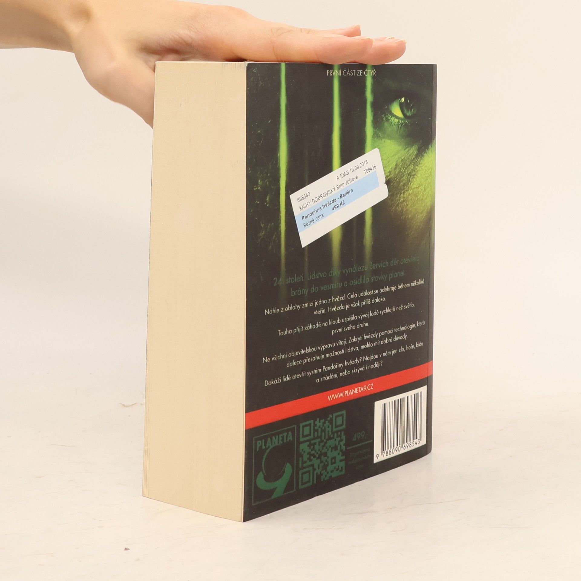 Peter F. Hamilton Sága Společenství 1. Pandořina hvězda - Bariéra
