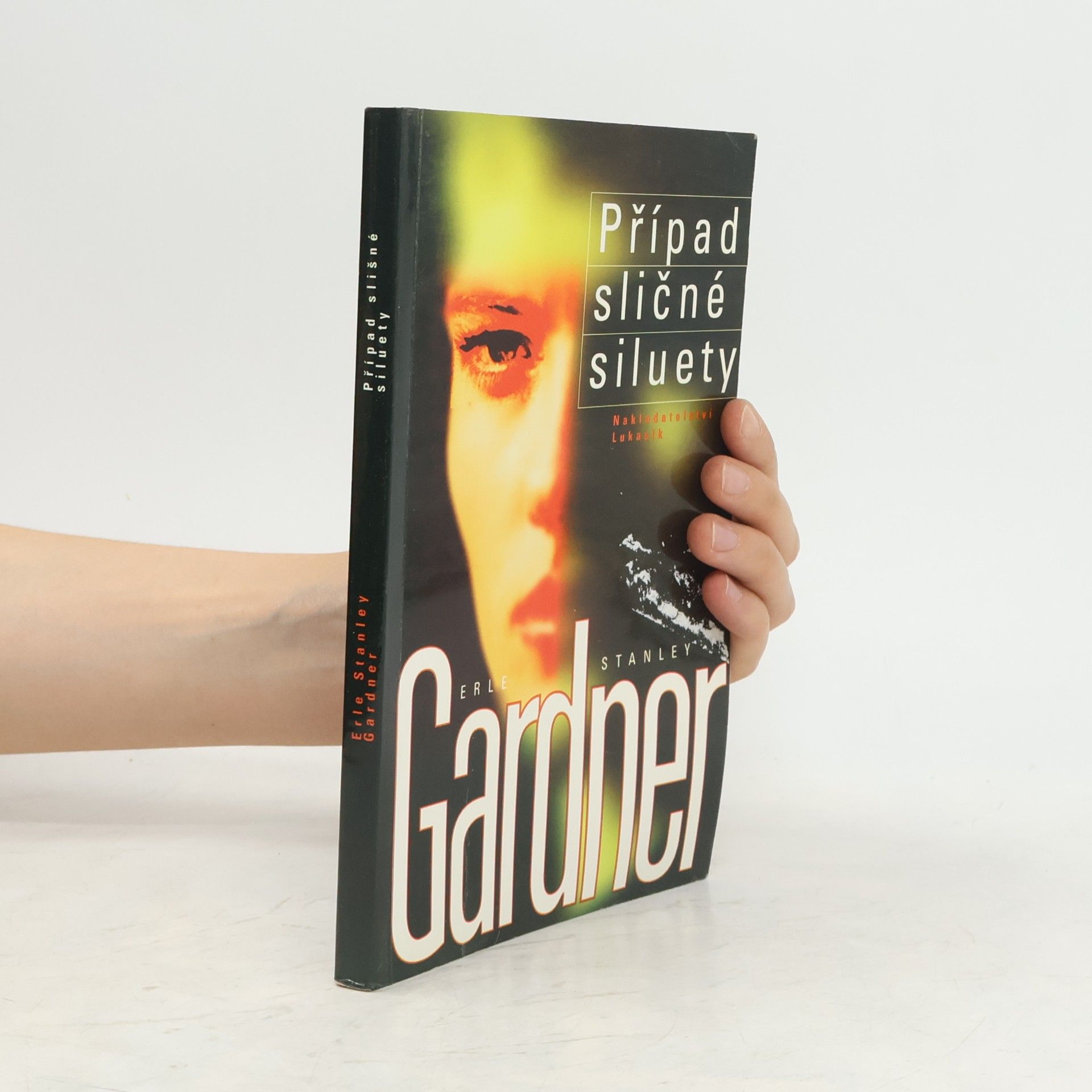 Erle Stanley Gardner Případ sličné siluety