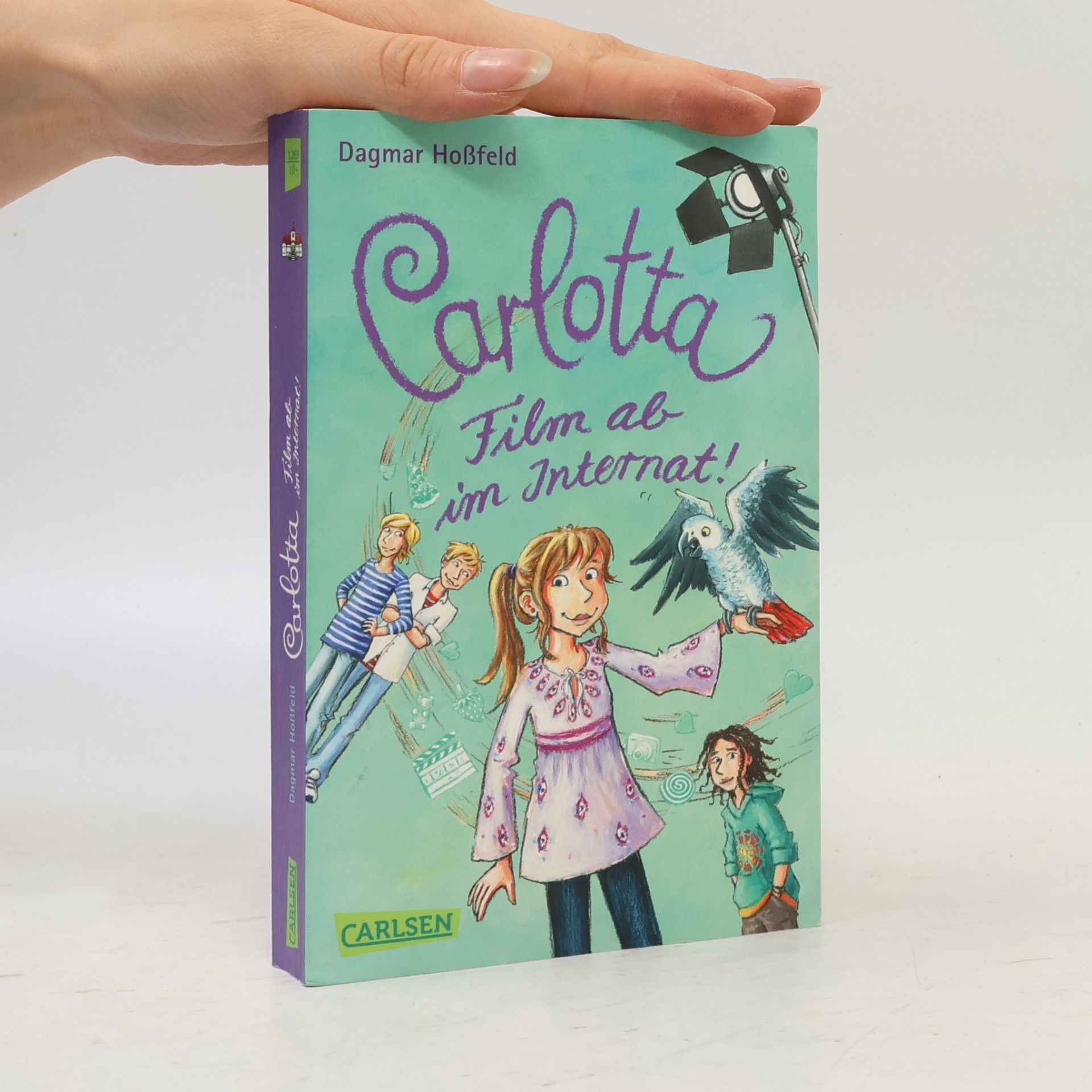 Charlotta Film ab im Internat