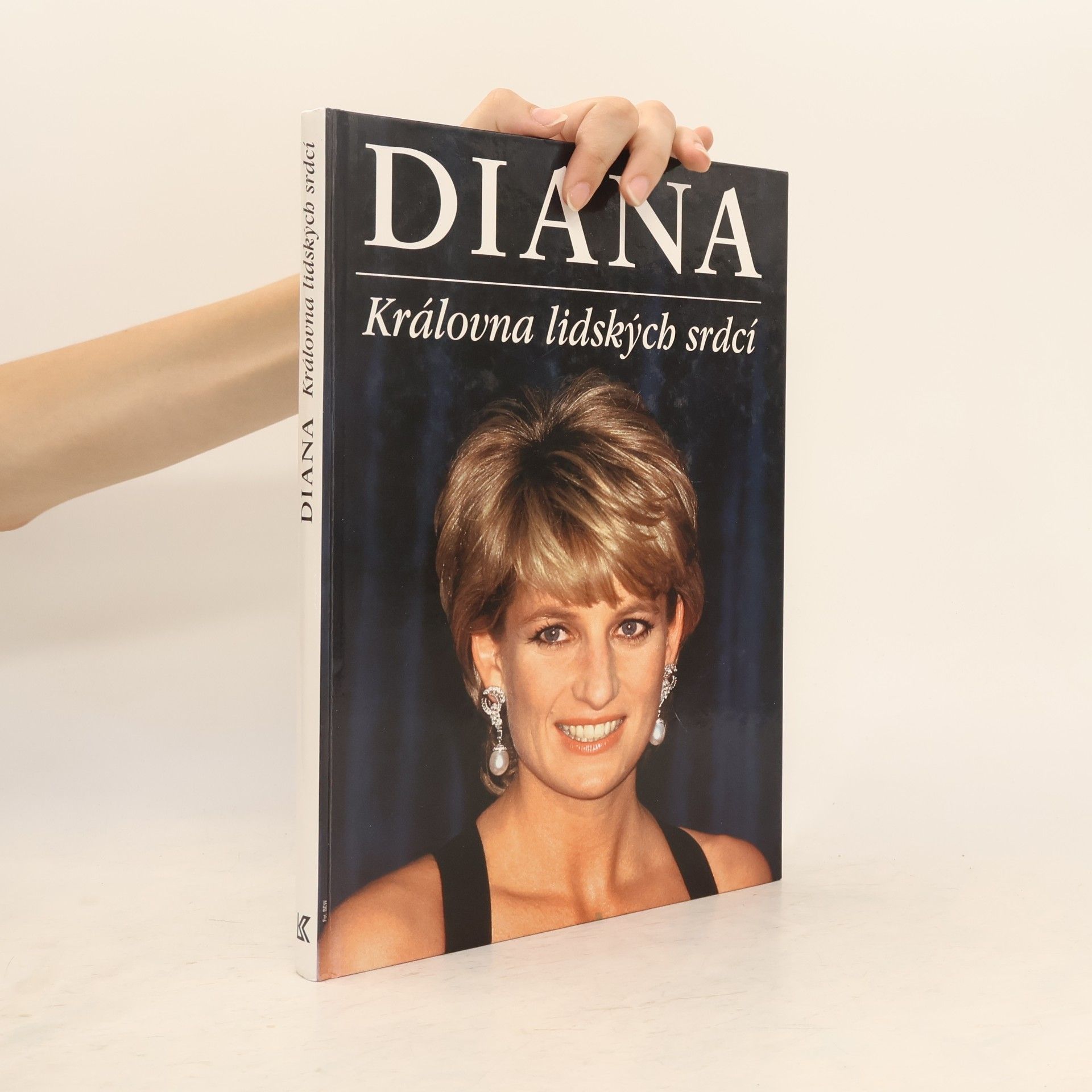 Michael OMara Diana. Královna lidských srdcí