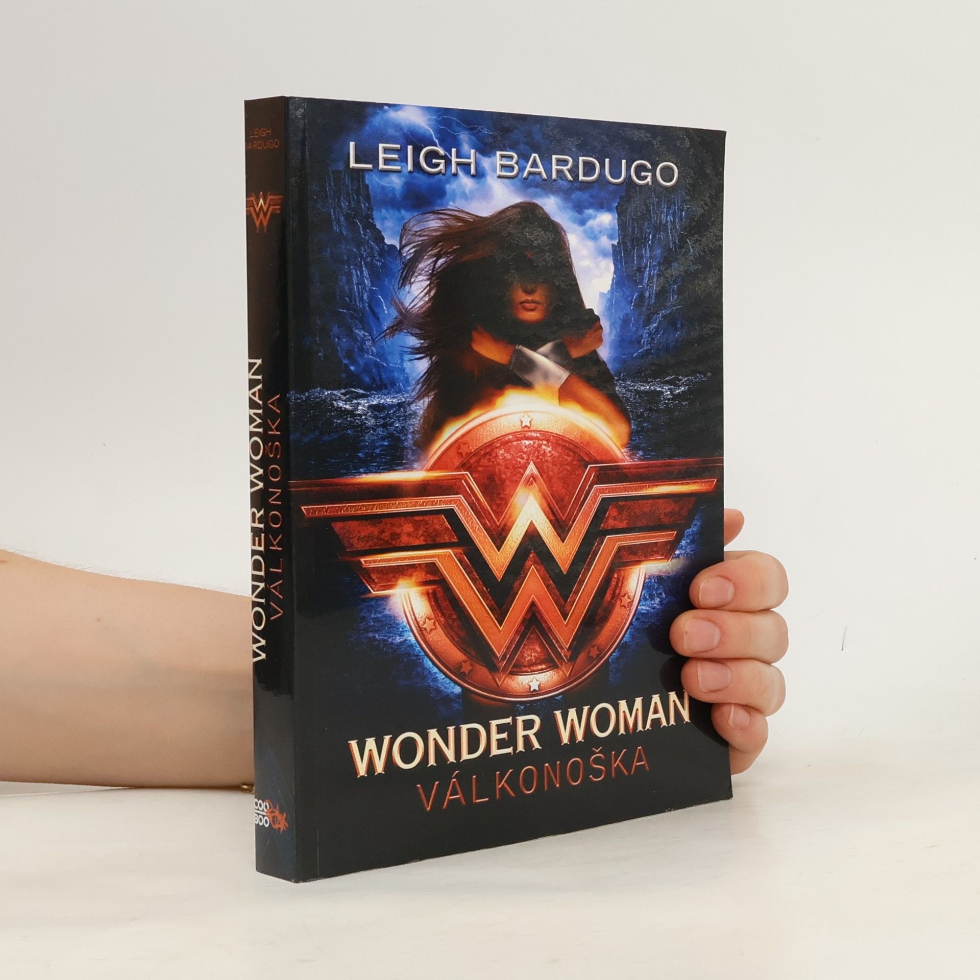 Leigh Bardugo Wonder Woman. Válkonoška
