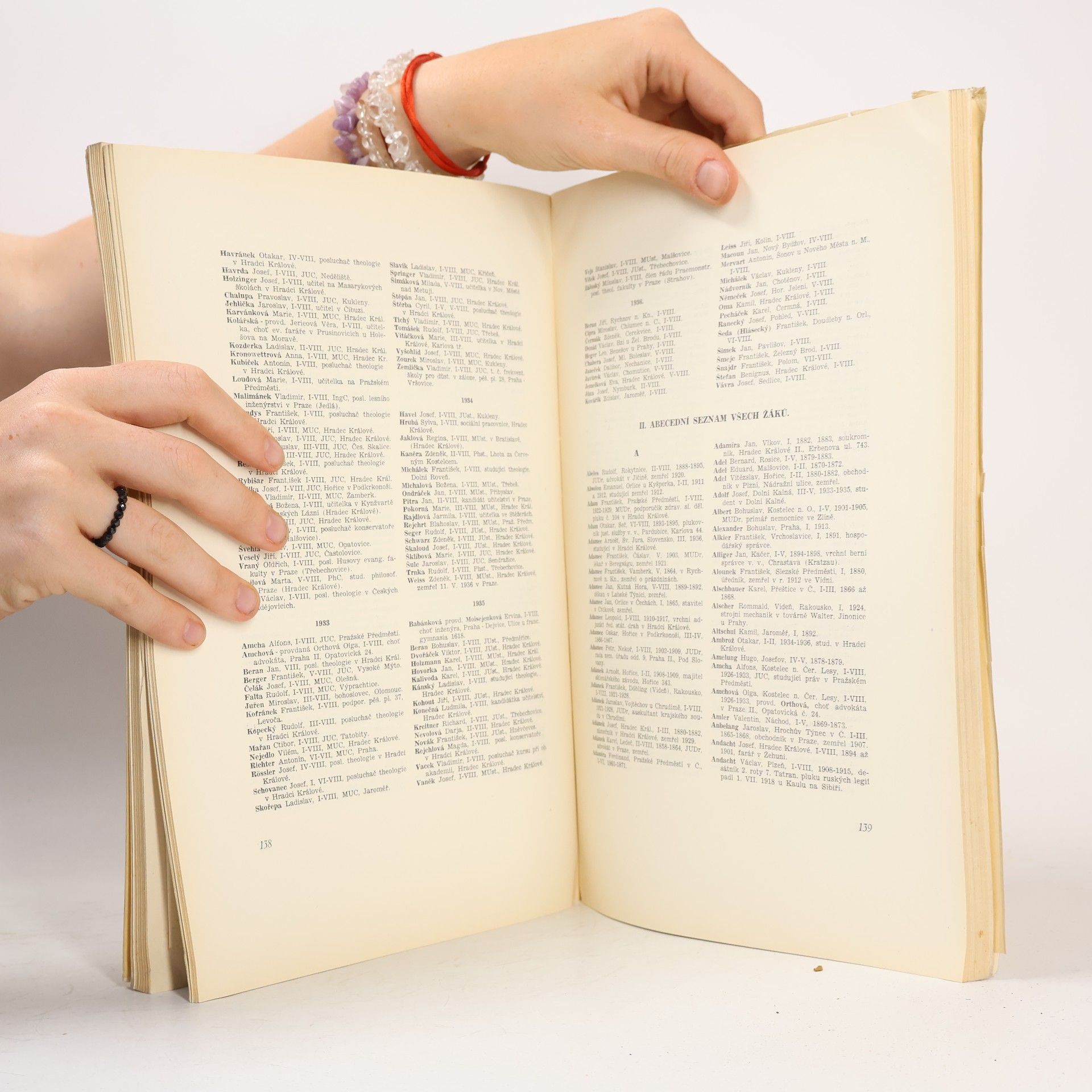 Various authors 300 let královéhradeckého gymnázia. 600 let katinských škol v Hradci králové