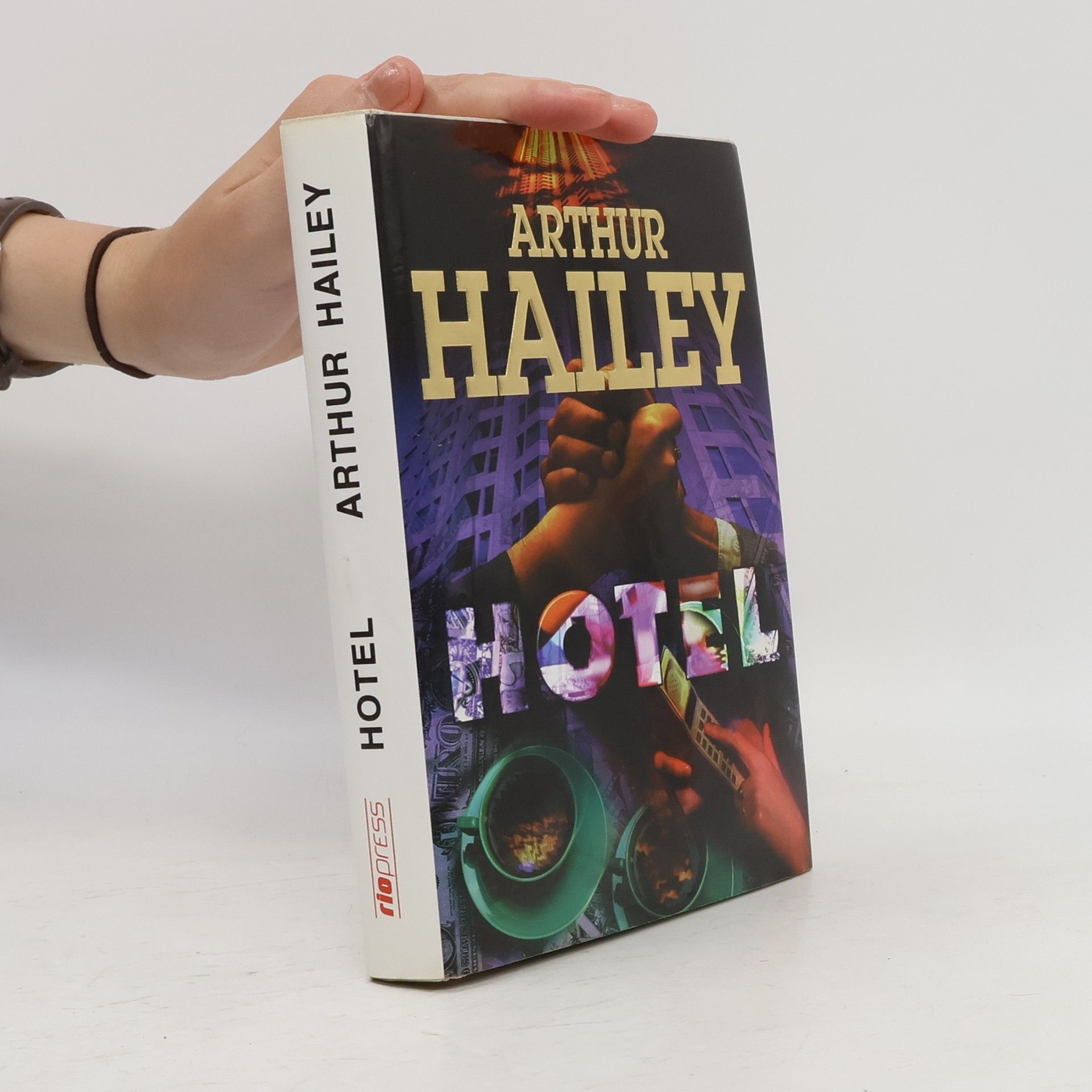 Arthur Hailey Hotel
