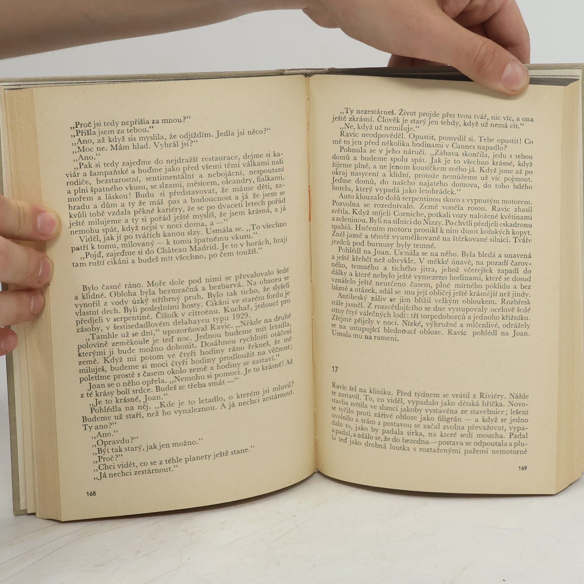 Erich Maria Remarque Vítězný oblouk