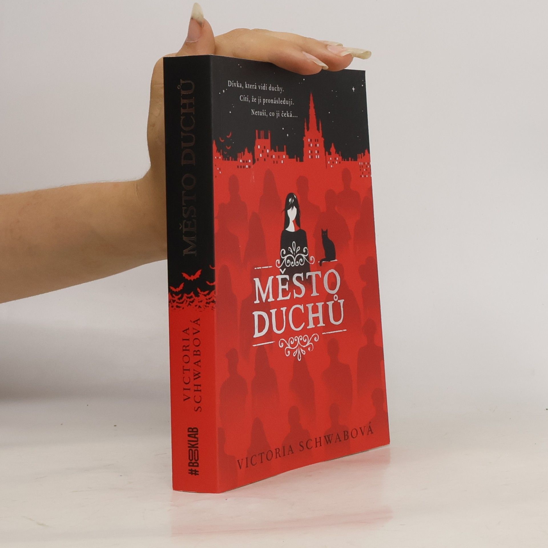 Victoria Schwab Město duchů