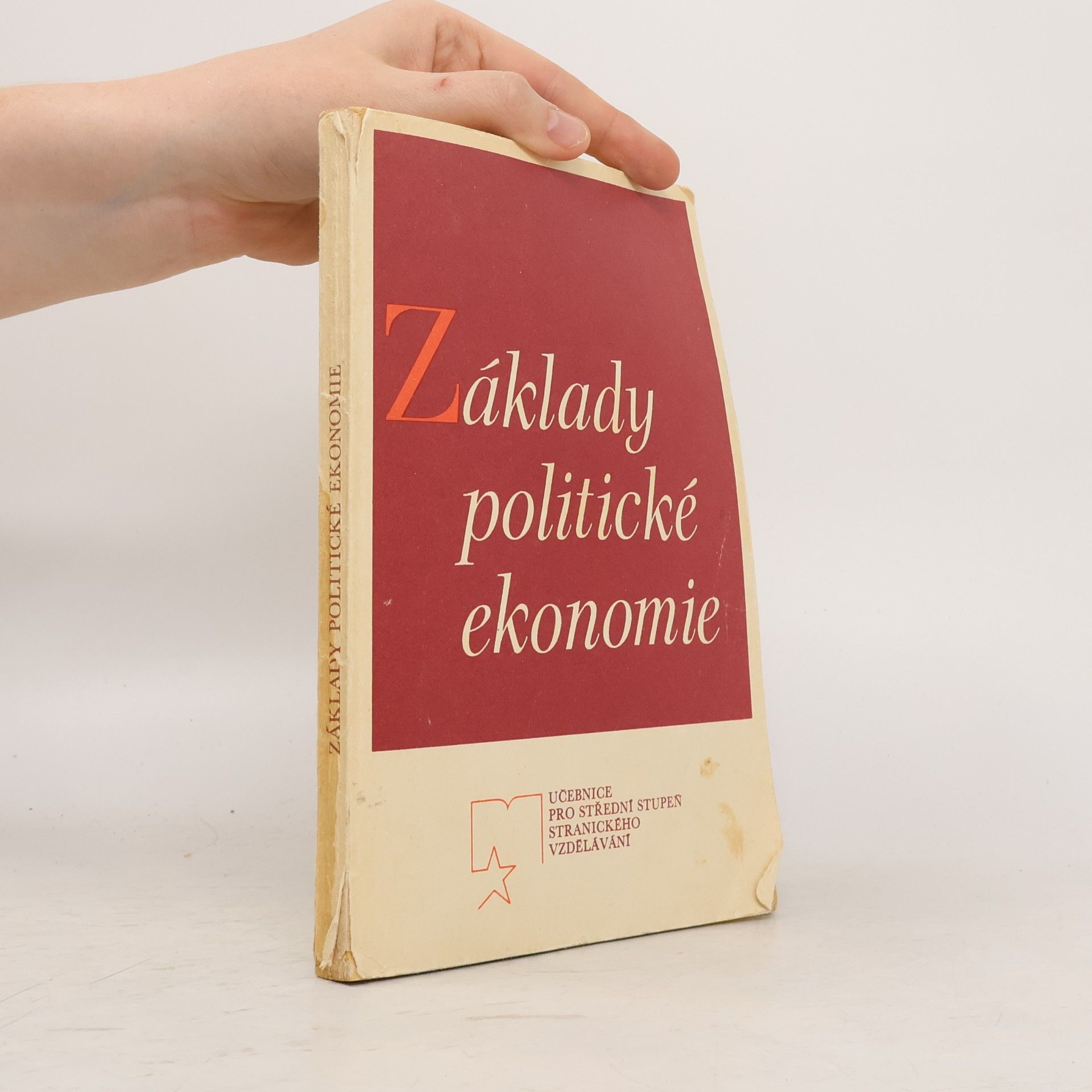 Autorenkollektiv Základy politickej ekonómie