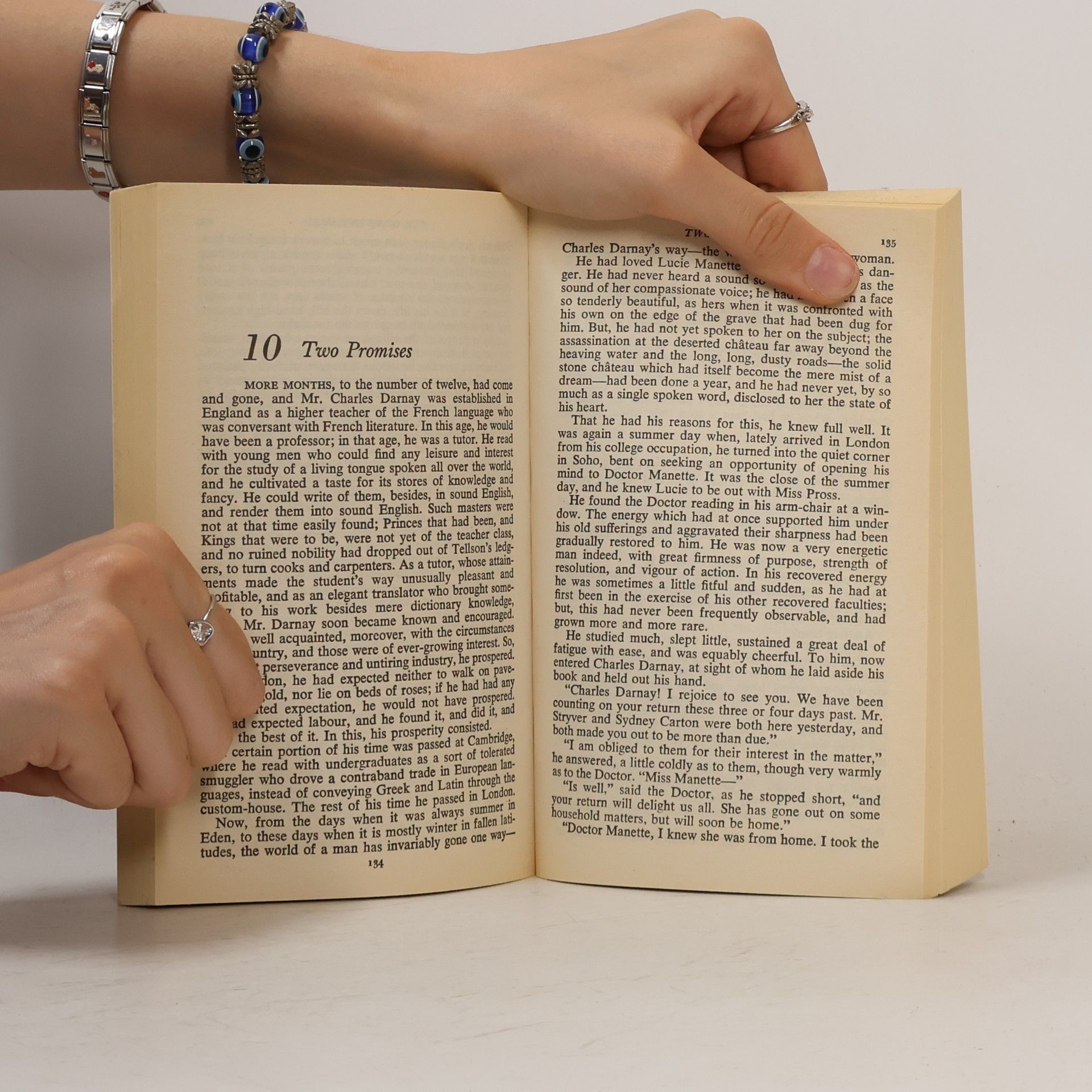 Charles Dickens A Tale of Two Cities