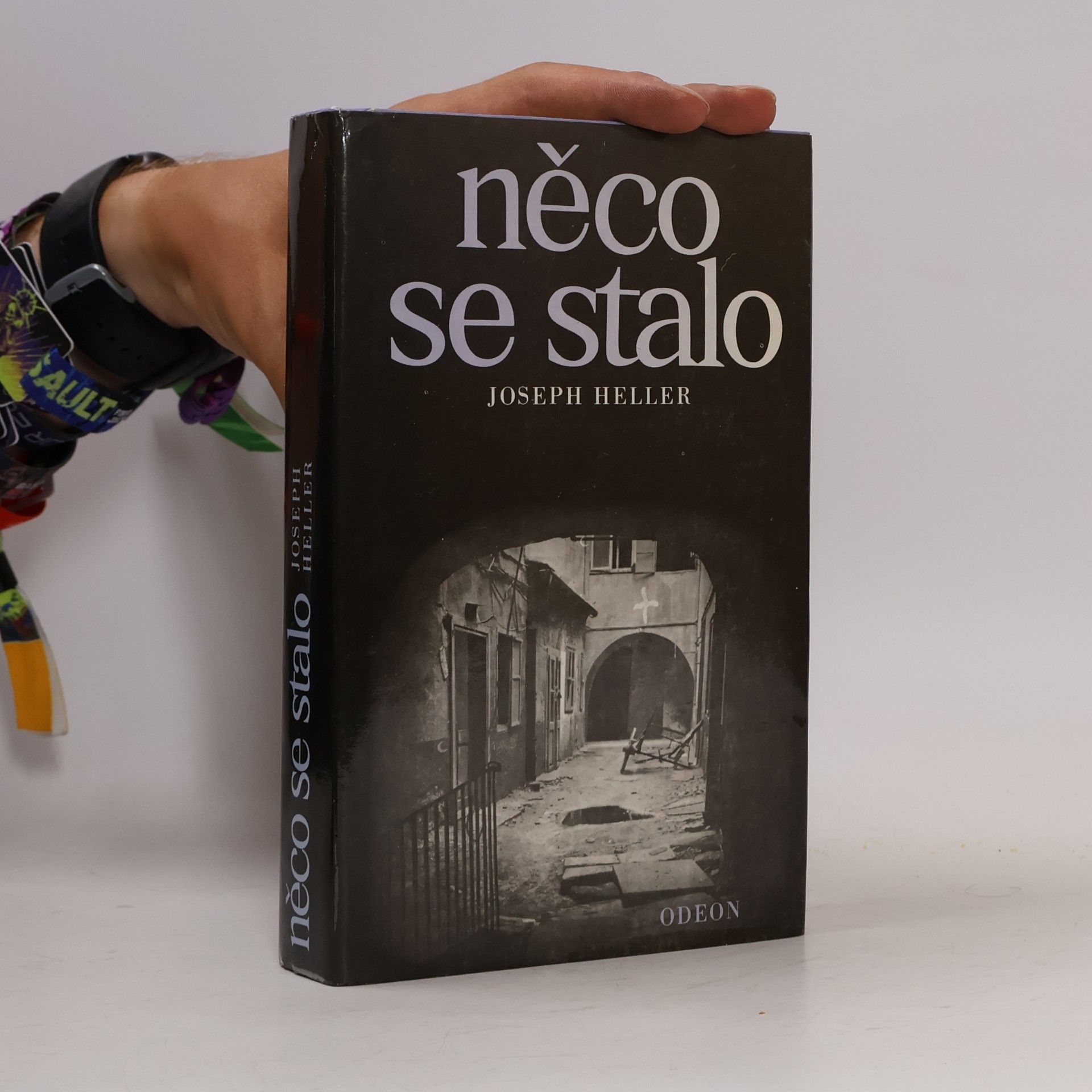 Joseph Heller Něco se stalo