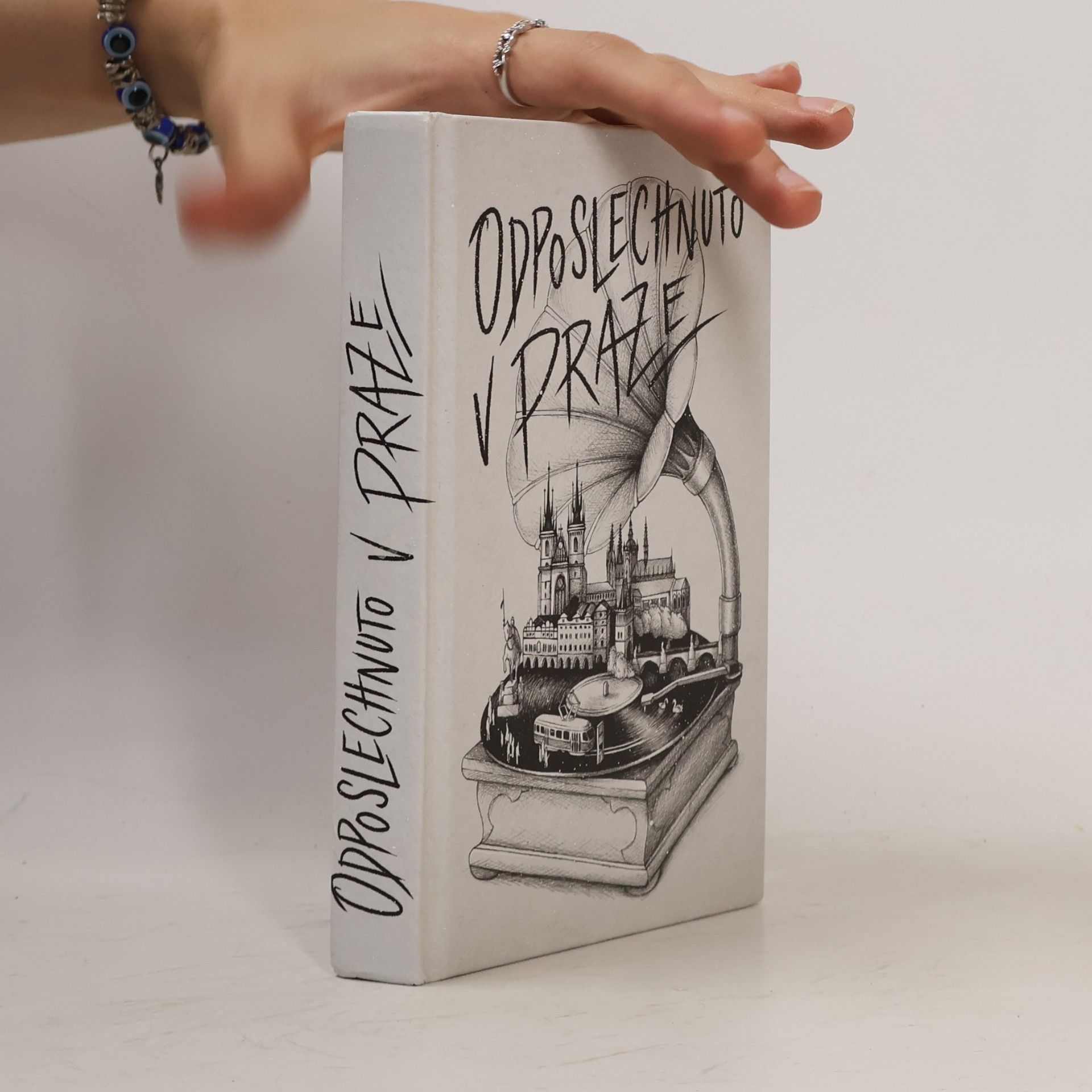 Autorenkollektiv Odposlechnuto v Praze