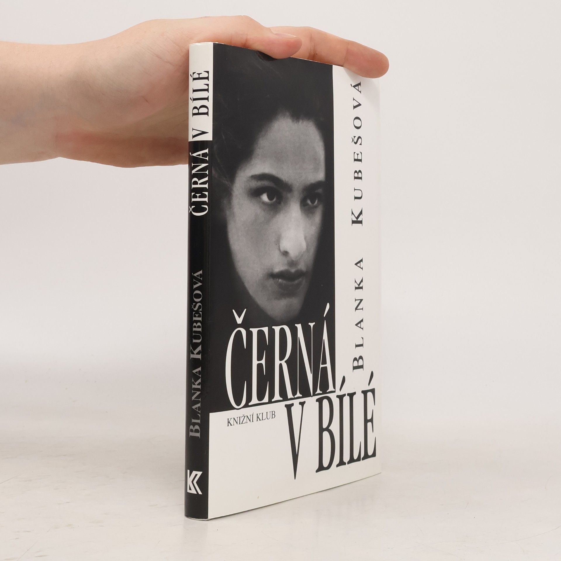Černá v bílé : sonatina pro černé a bílé ruce