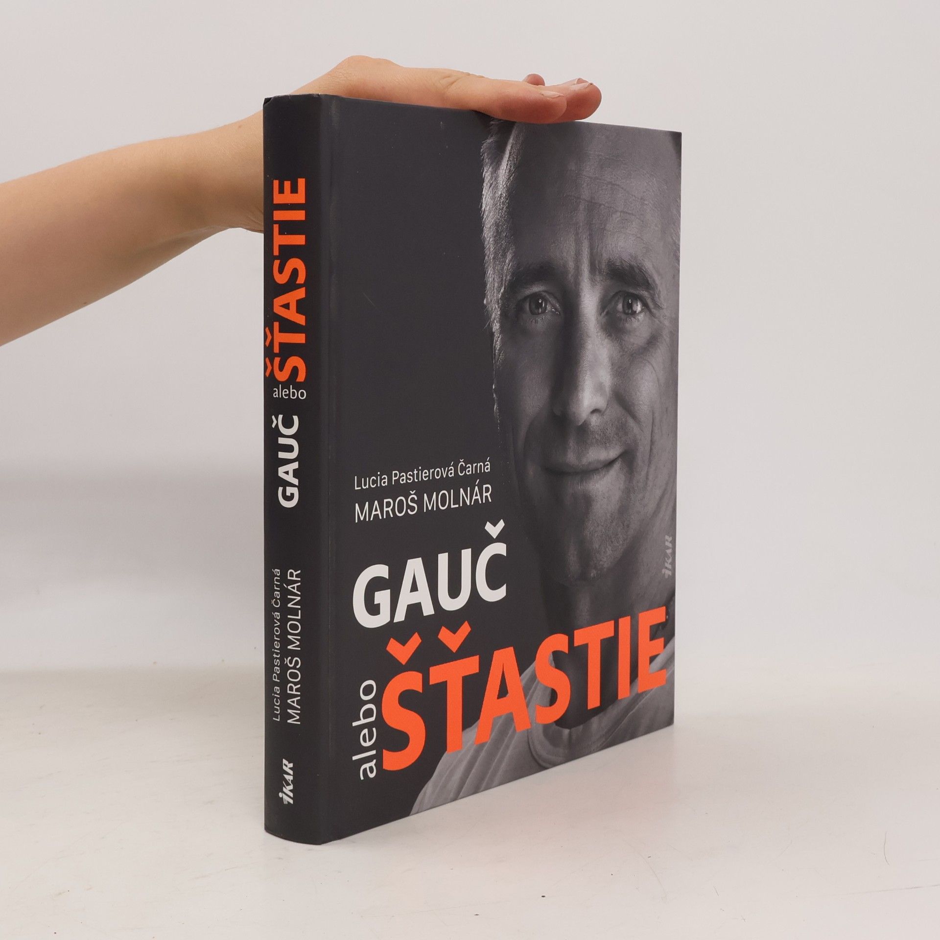 Lucia Pastierová Čarná Gauč alebo šťastie
