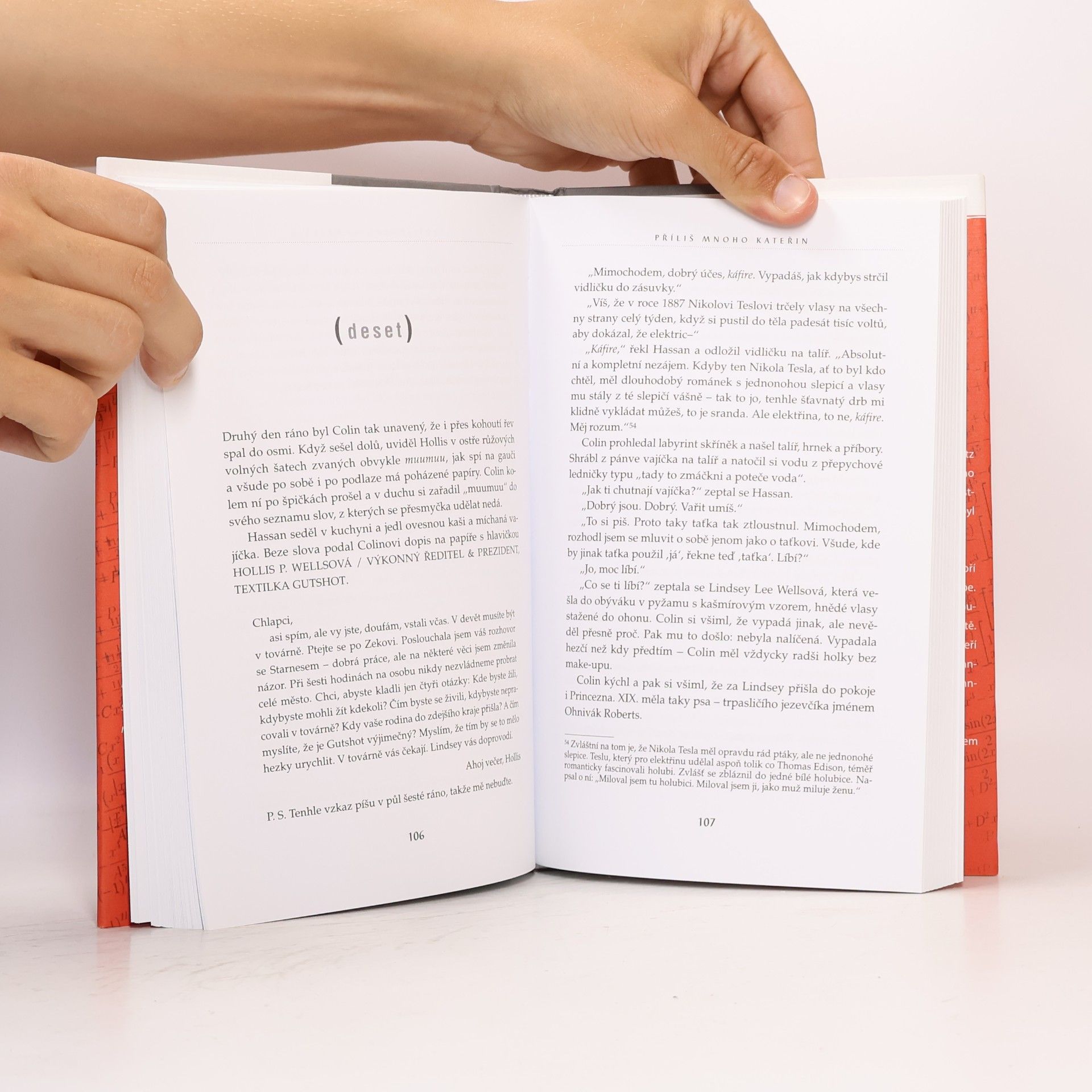 John Green Příliš mnoho Kateřin