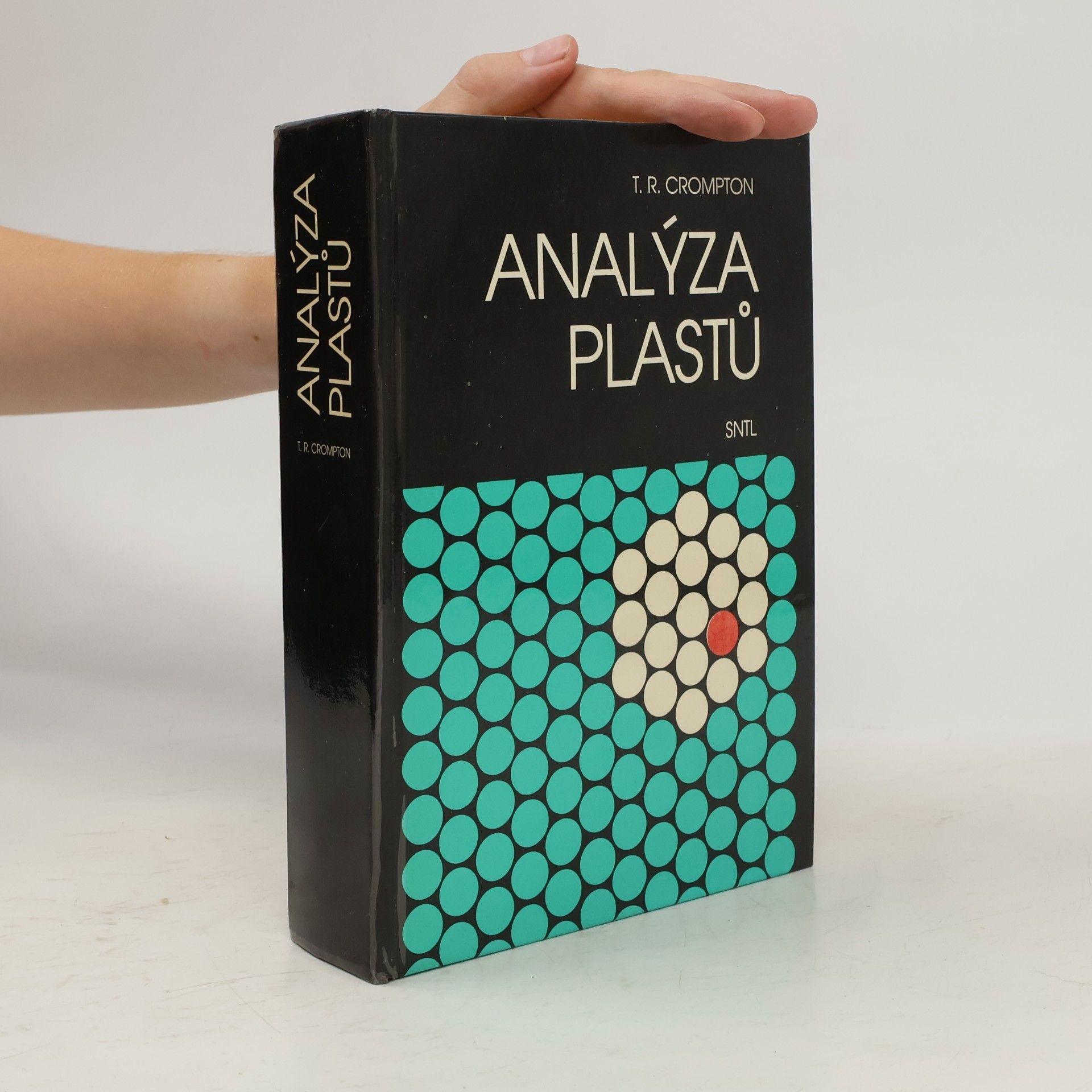 T. R. Crompton Analýza plastů