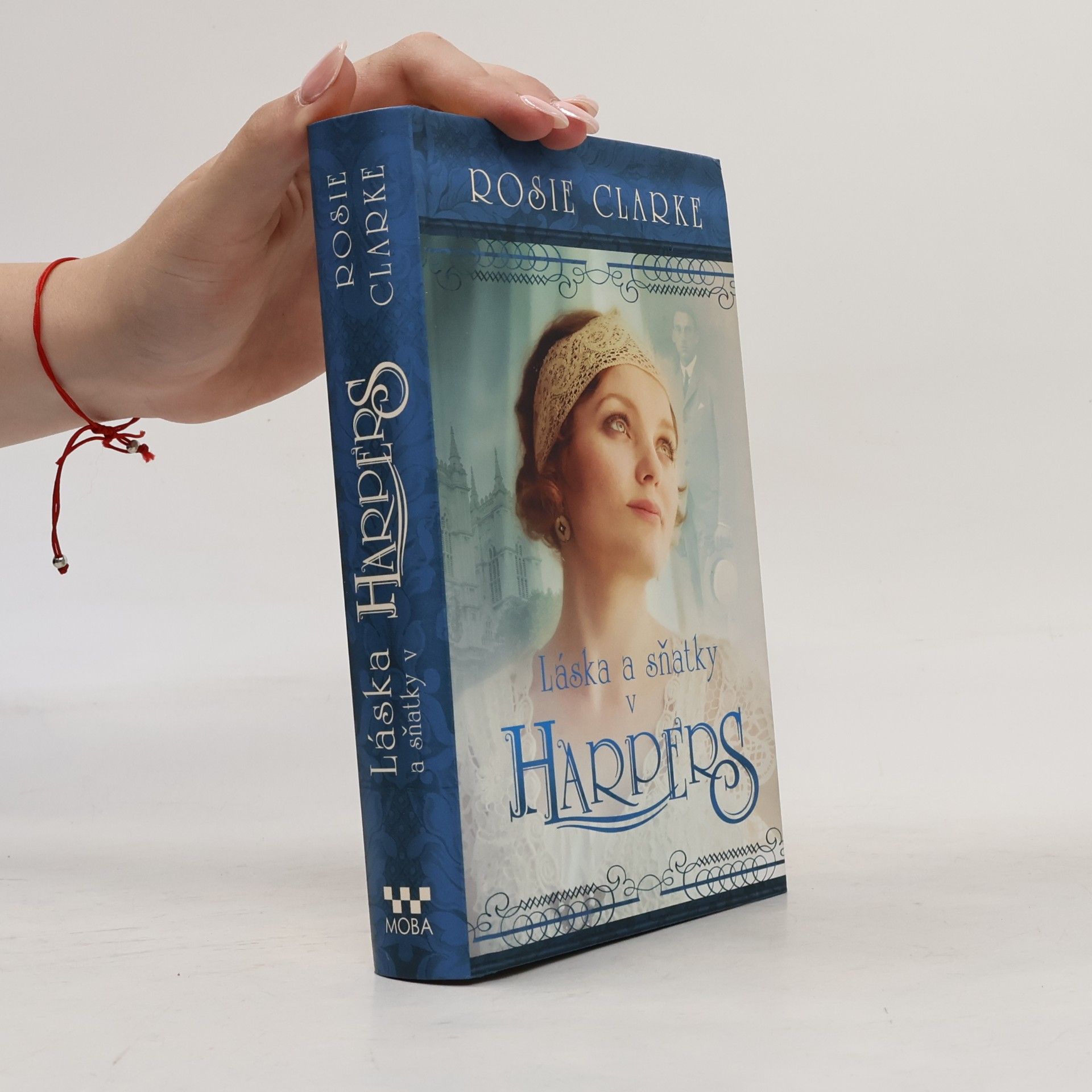 Rosie Clarke Lásky a sňatky v Harpers