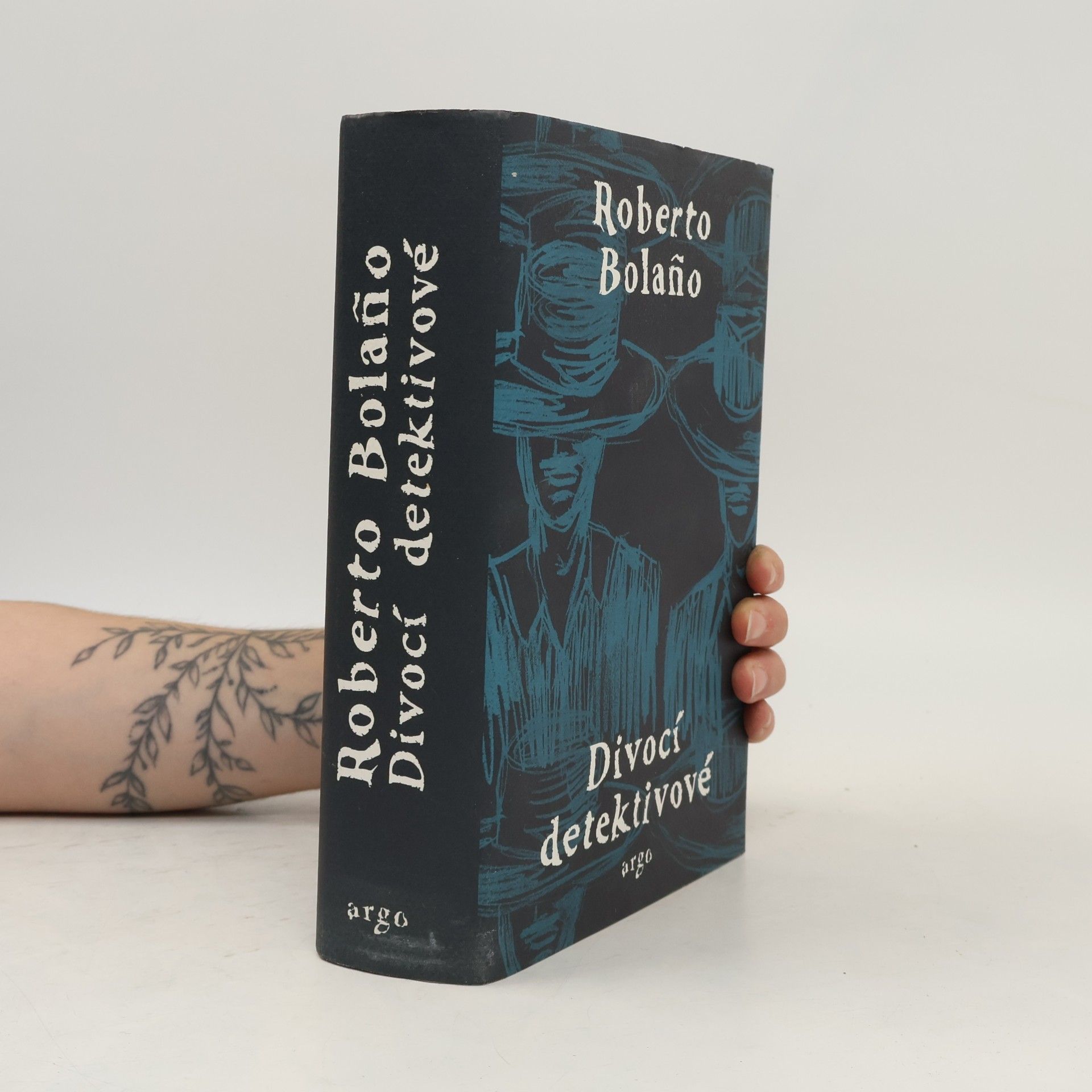 Roberto Bolaño Divocí detektivové