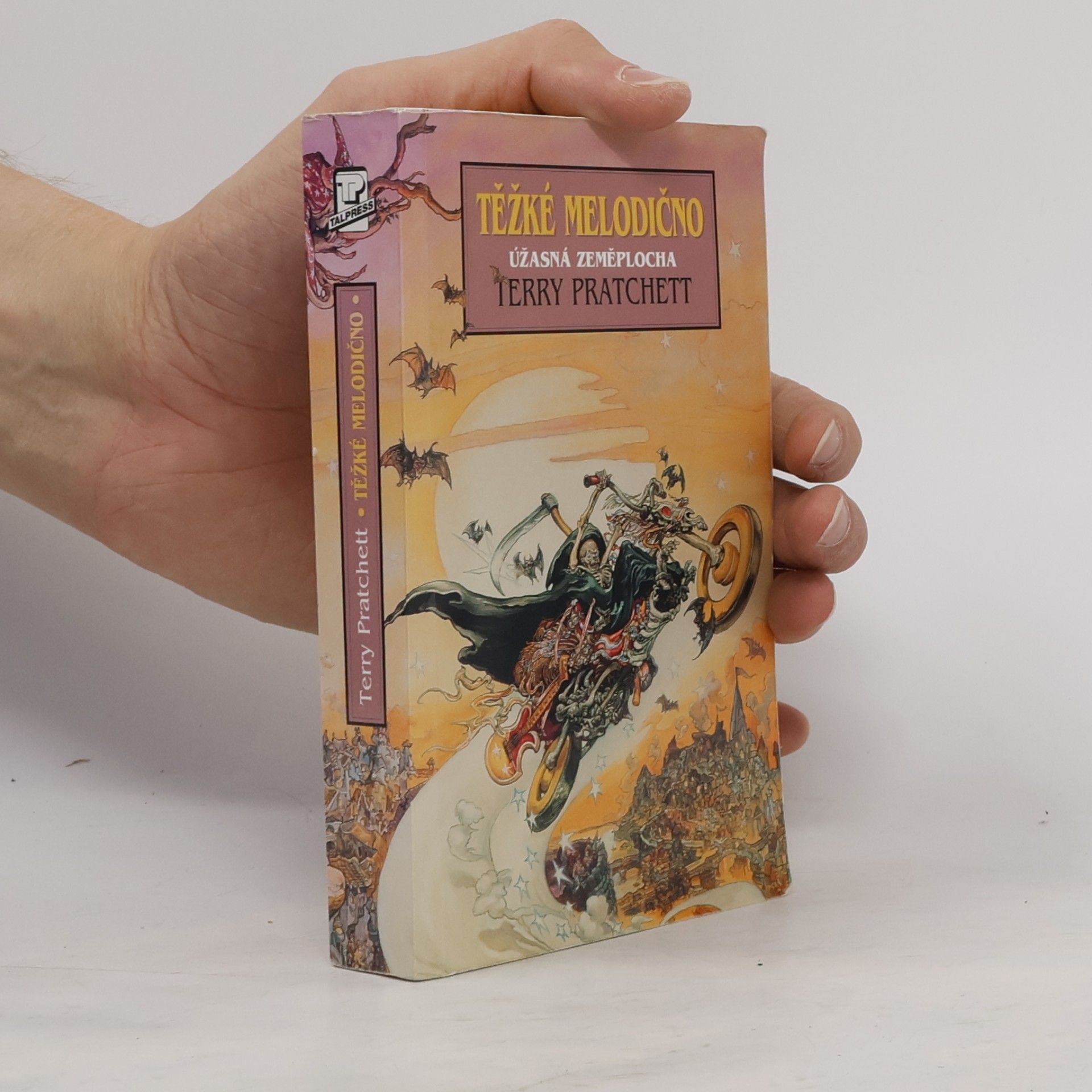 Terry Pratchett Těžké melodično