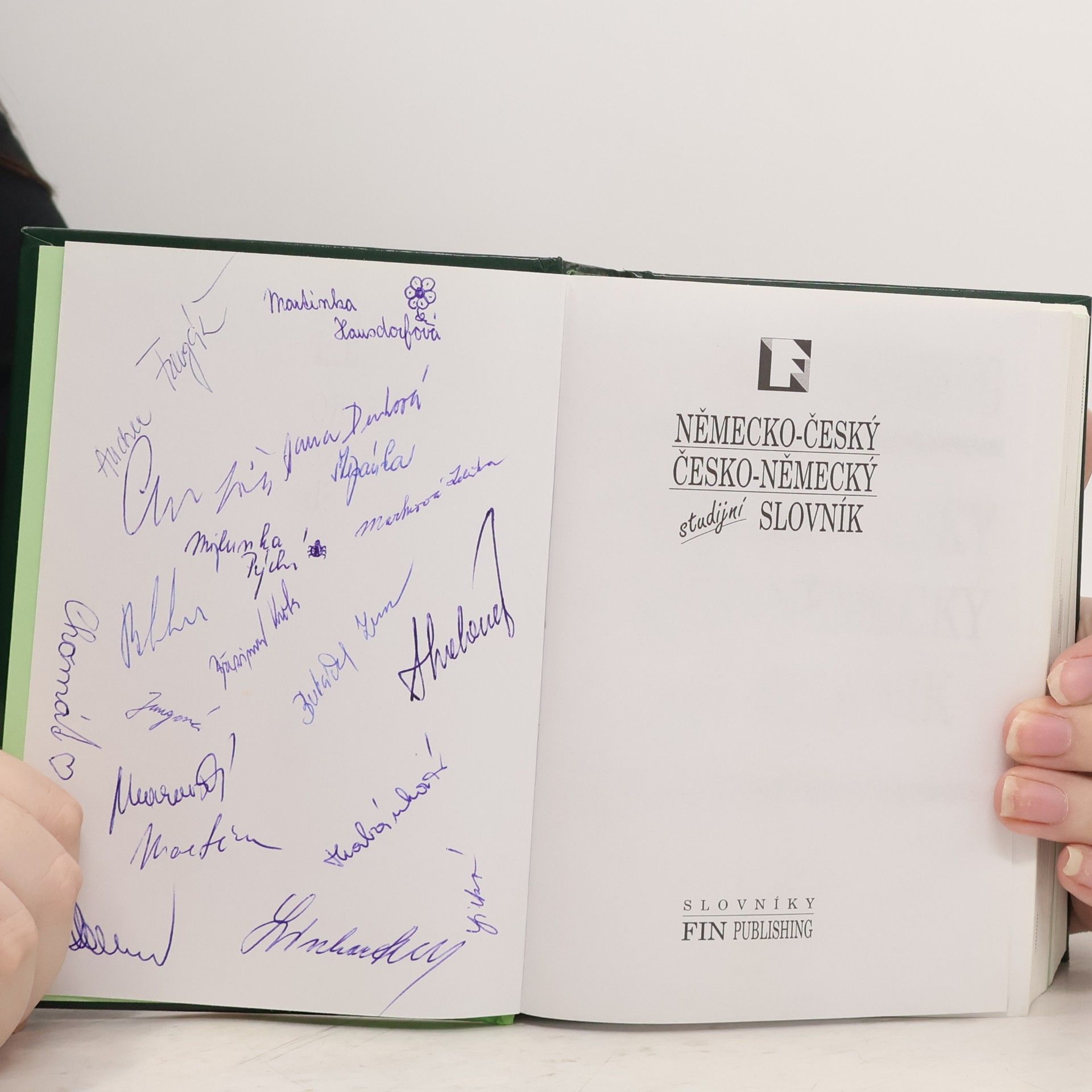 Autorenkollektiv Německo-český, česko-německý studijní slovník