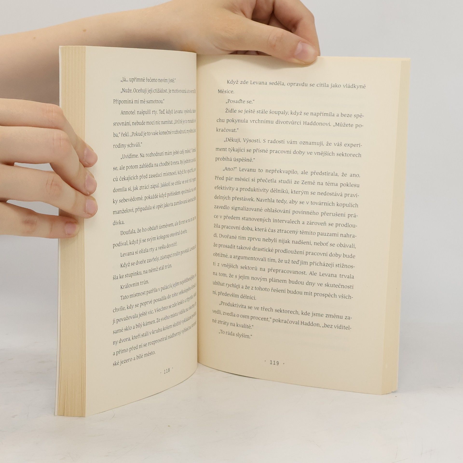 Marissa Meyer Nejkrásnější Měsíční kroniky. Příběh Levany