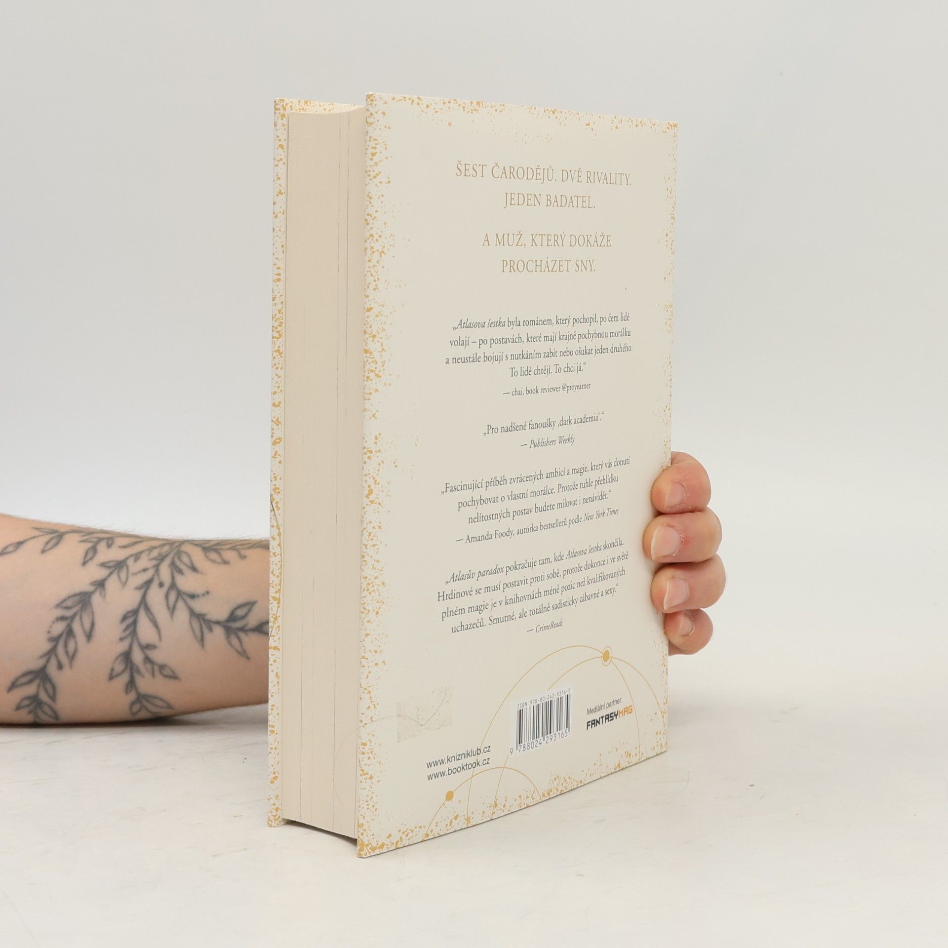 Olivie Blake Atlasův paradox