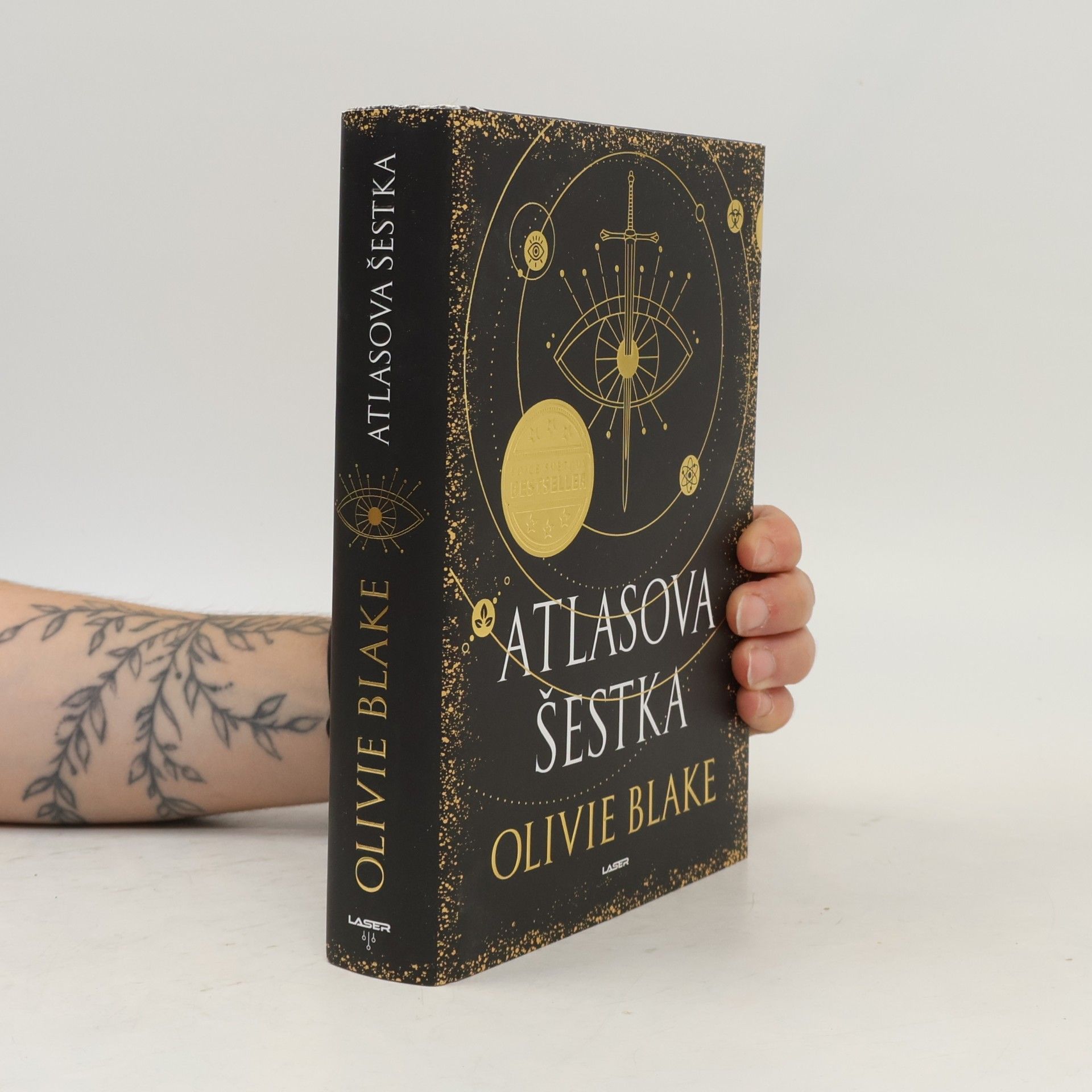 Olivie Blake Atlasova šestka