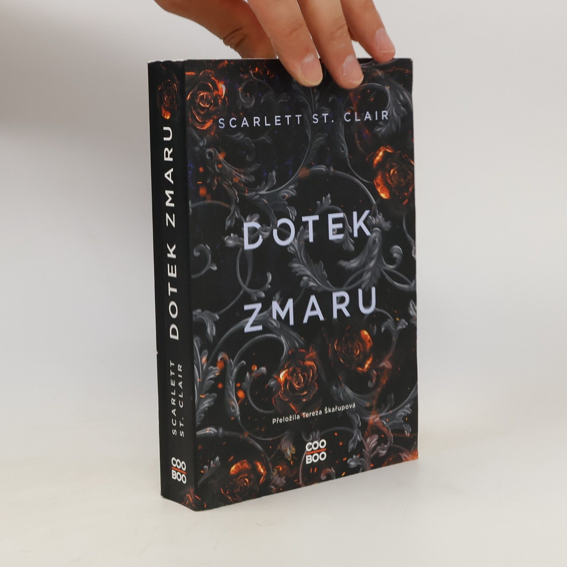 Scarlett St. Clair Dotek zmaru