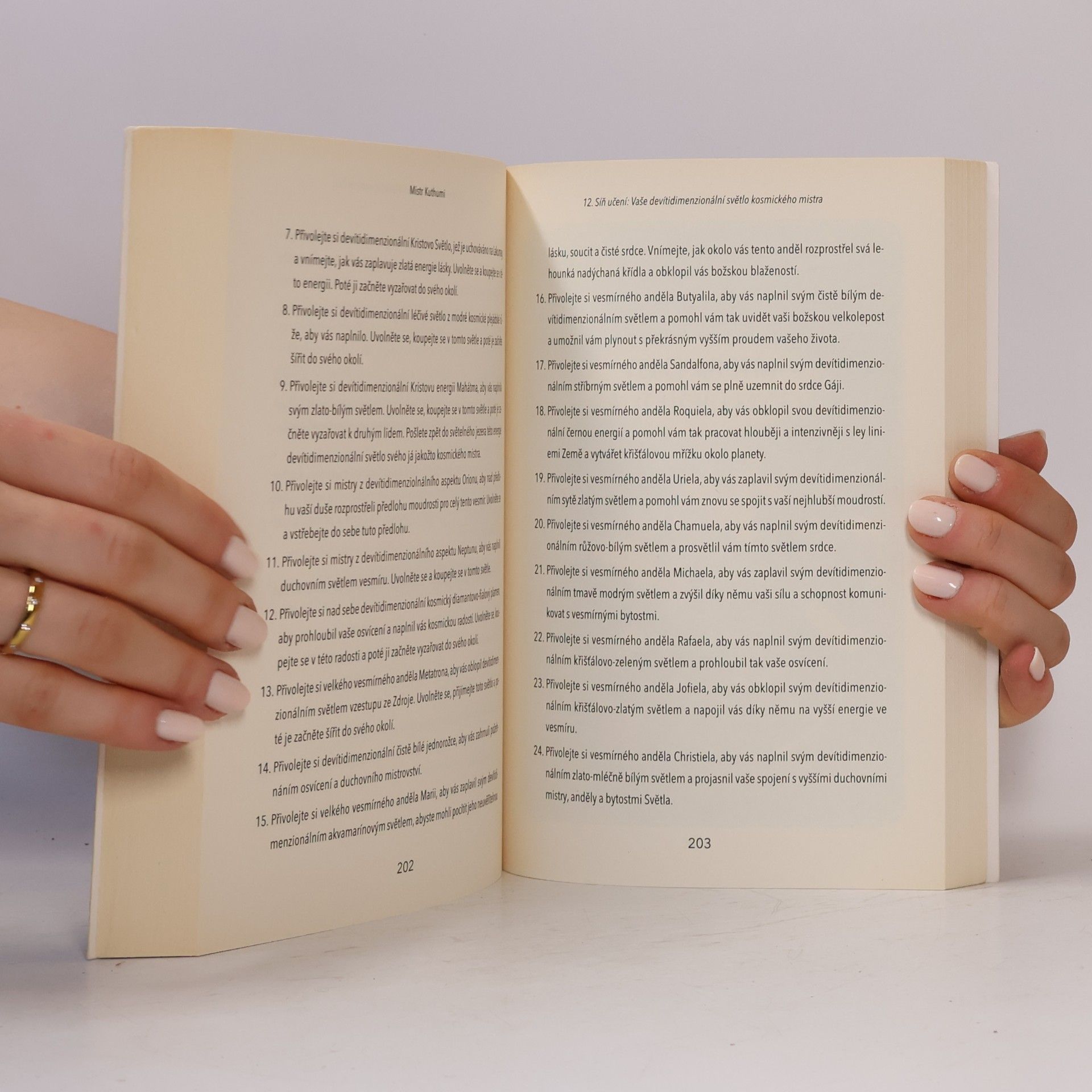 Diana Cooper Vzestup do páté dimenze: Kráčející duchovní mistr