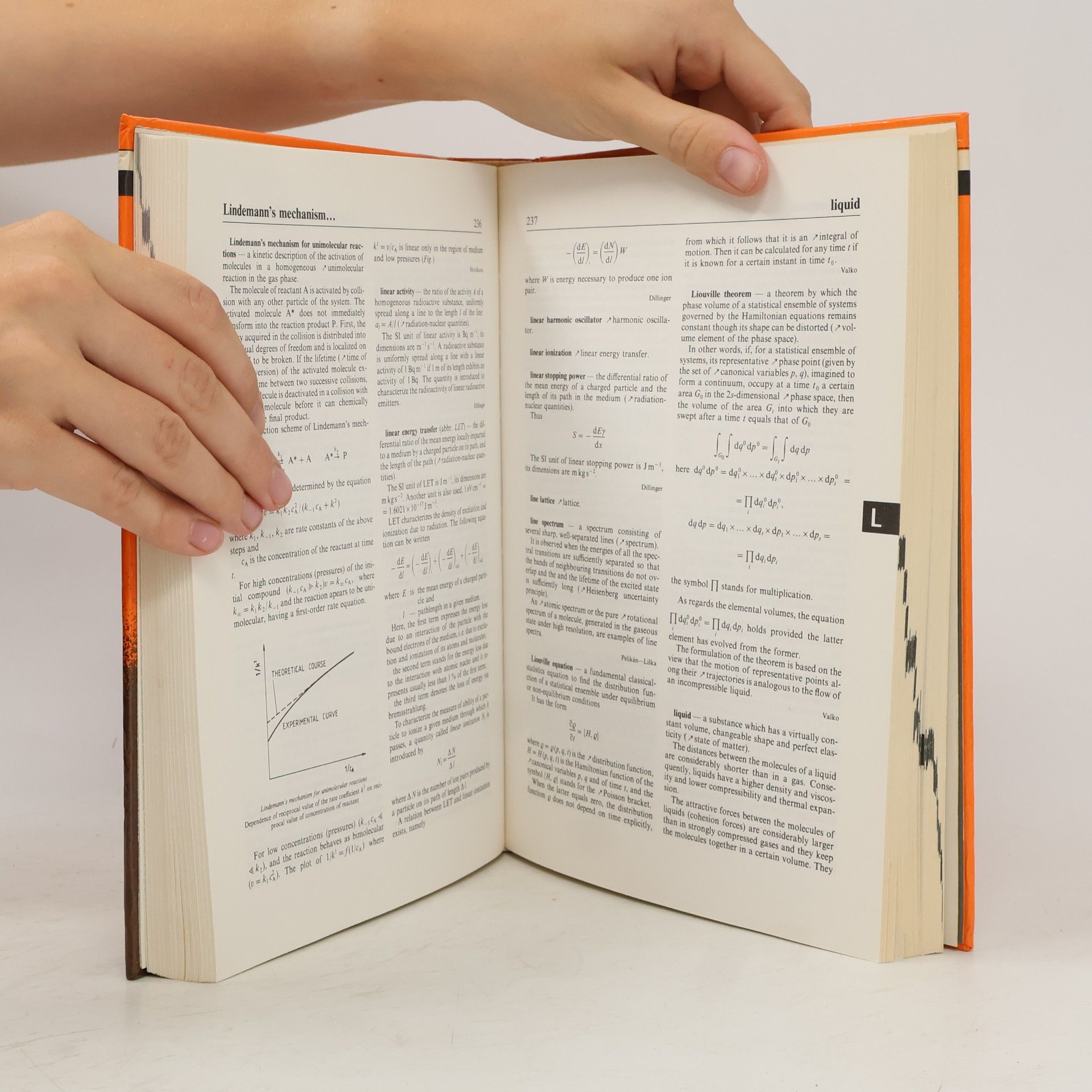 L. Ulický Ellis Horwood and Prentice Hall Physical Chemistry Series: Comprehensive Dictionary of Physical Chemistry