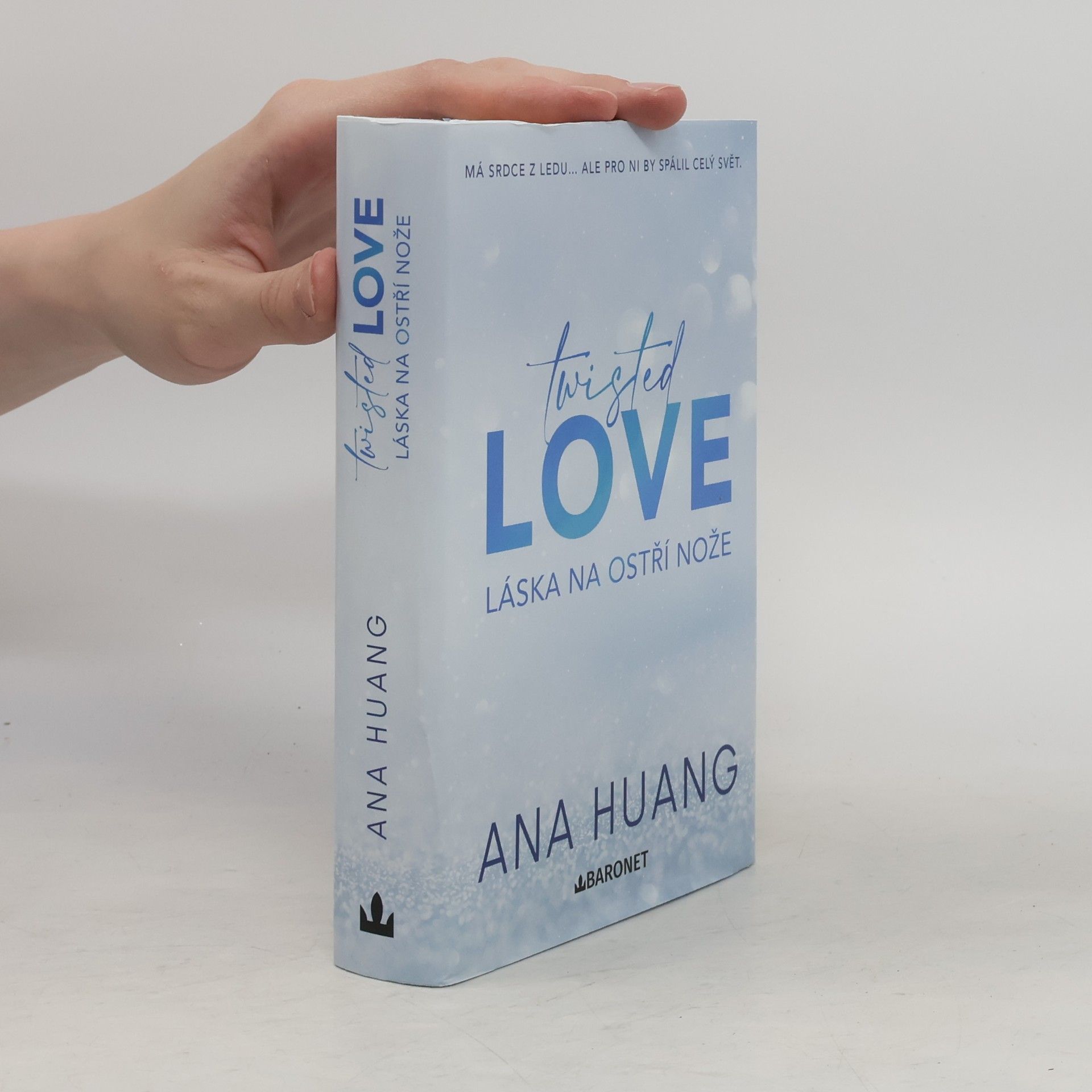 Ana Huang Twisted love. Láska na ostří nože